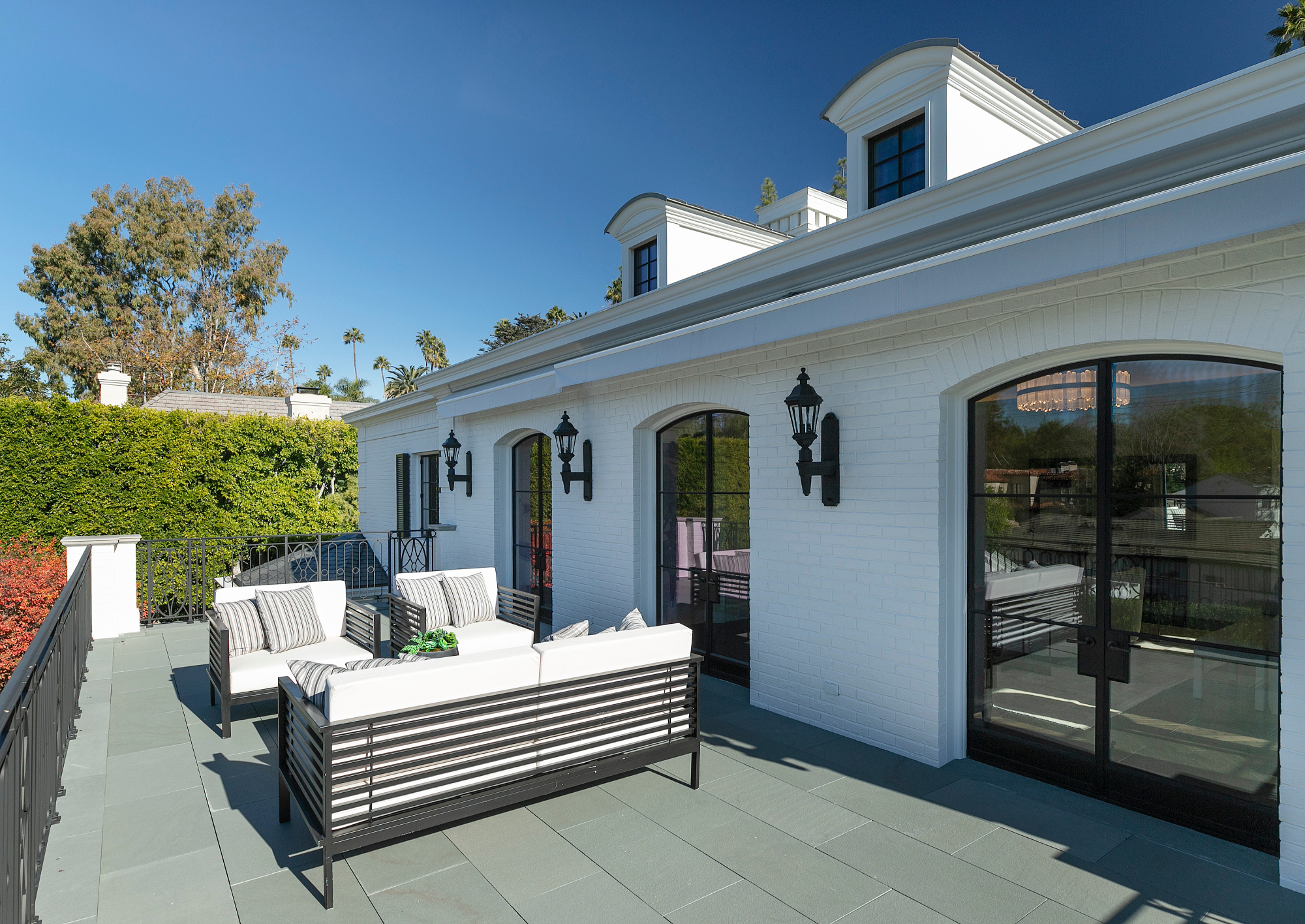 listing-img
