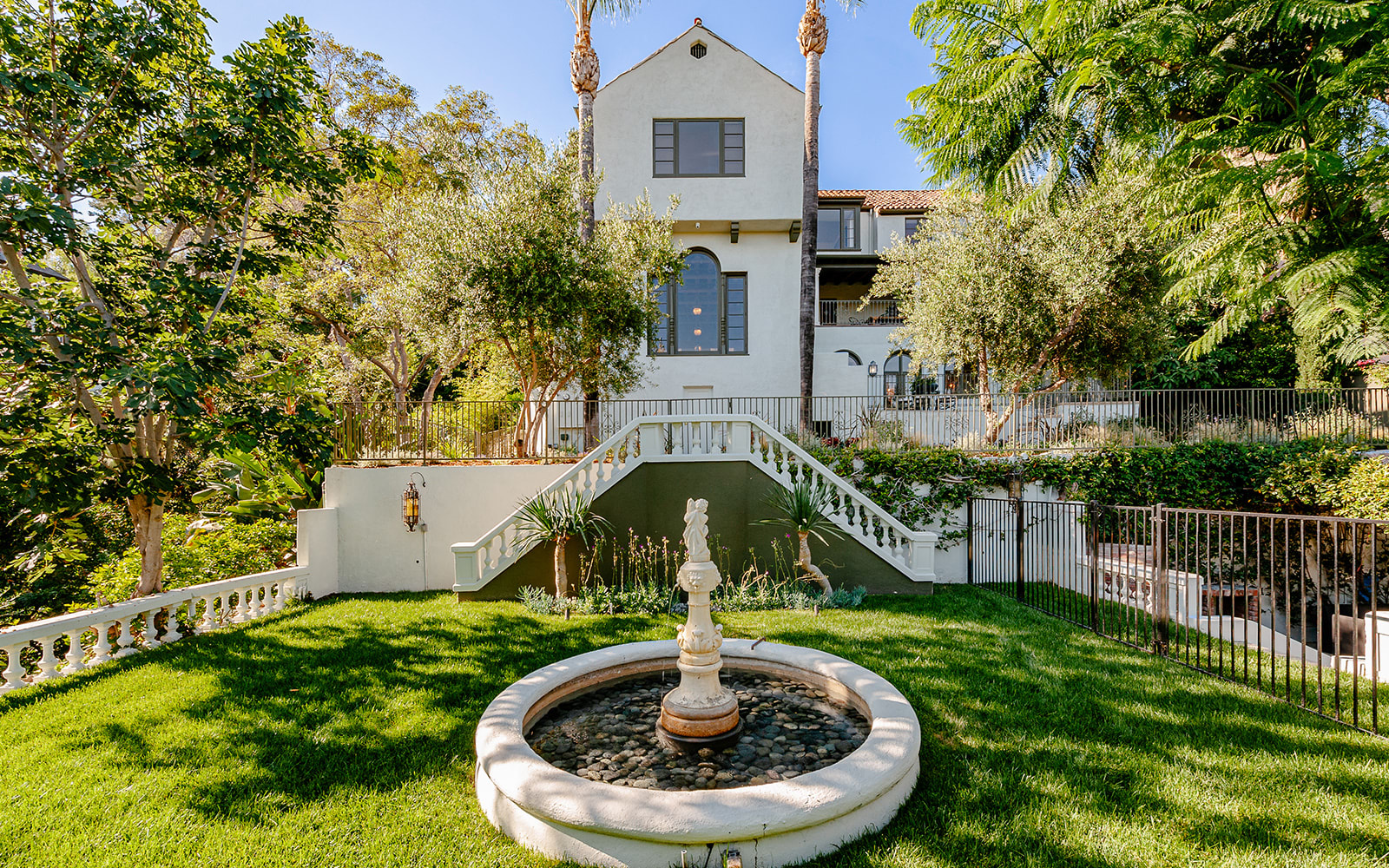 Los Feliz Real Estate: A Popular Celebrity Enclave with Small Town