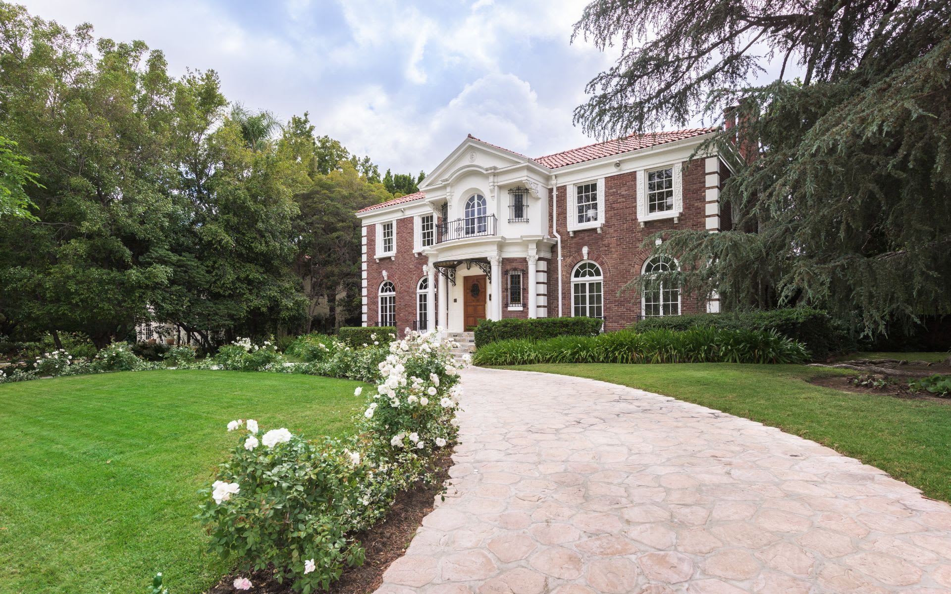 listing-img