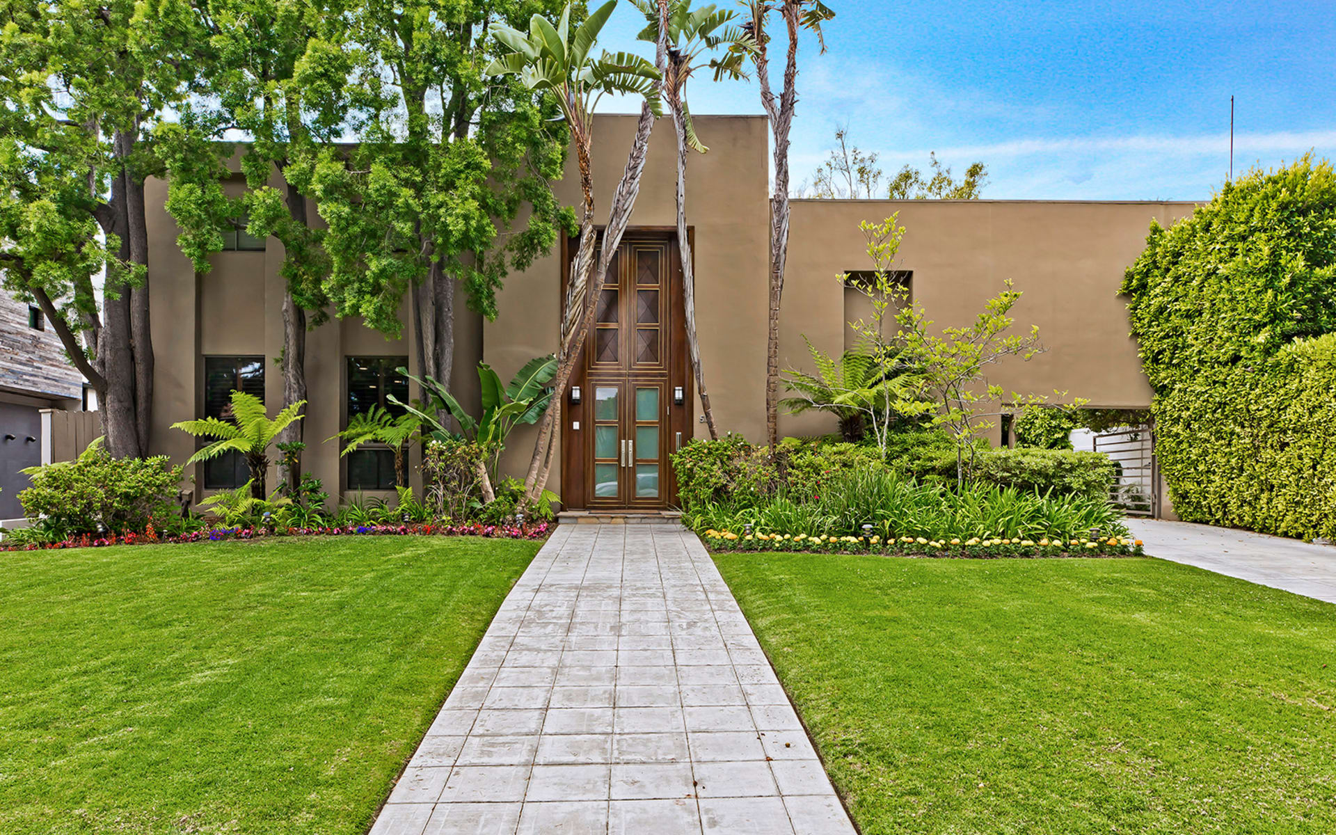 listing-img
