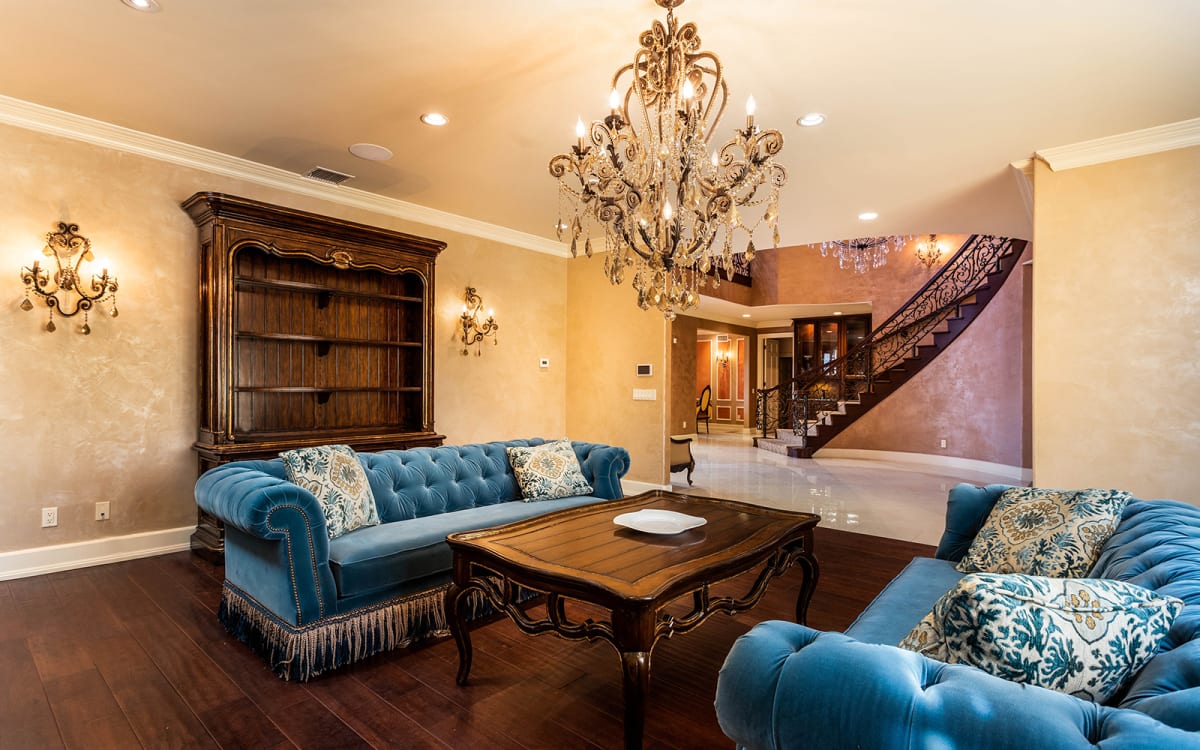 listing-img