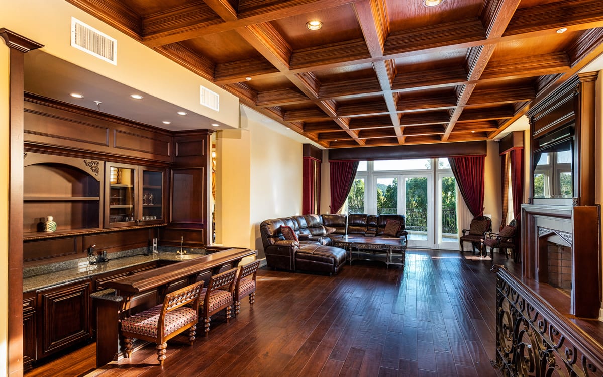 listing-img