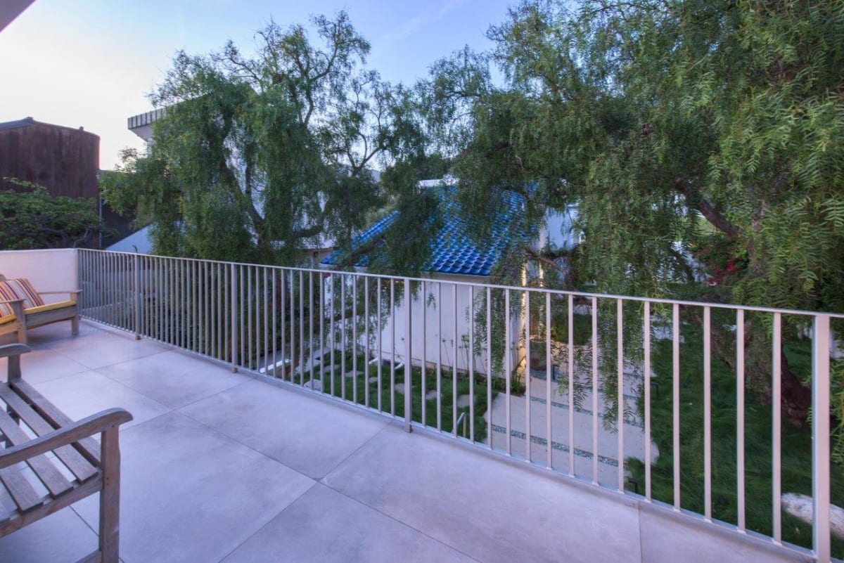 listing-img
