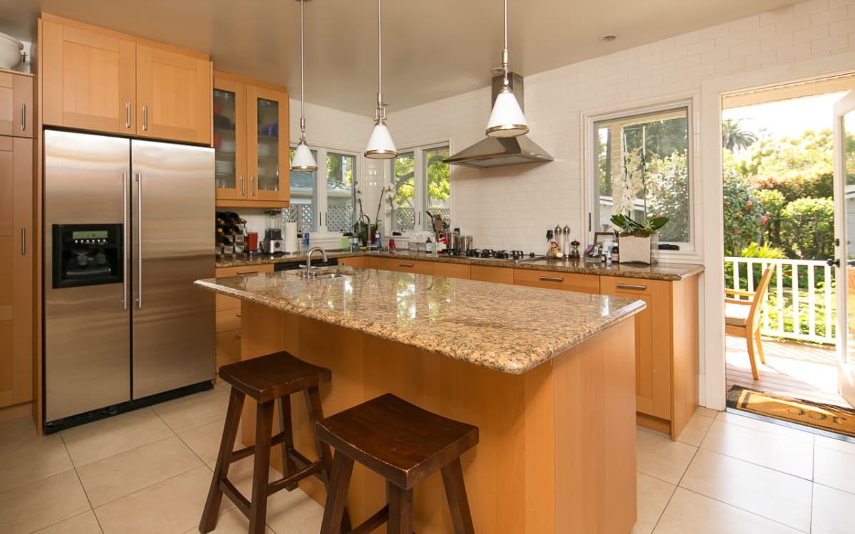 listing-img