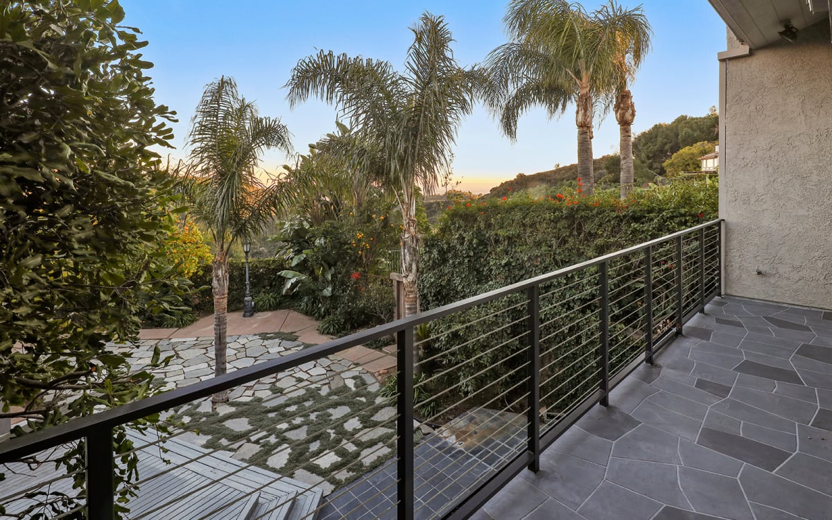 listing-img