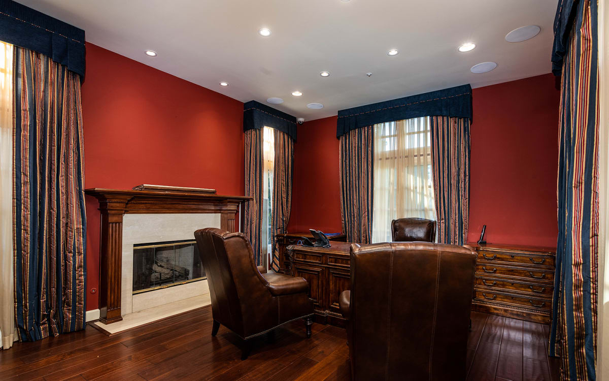 listing-img
