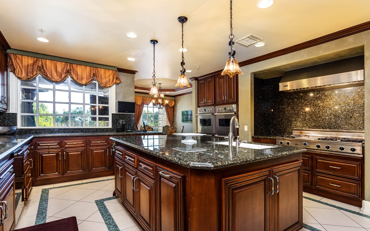 listing-img