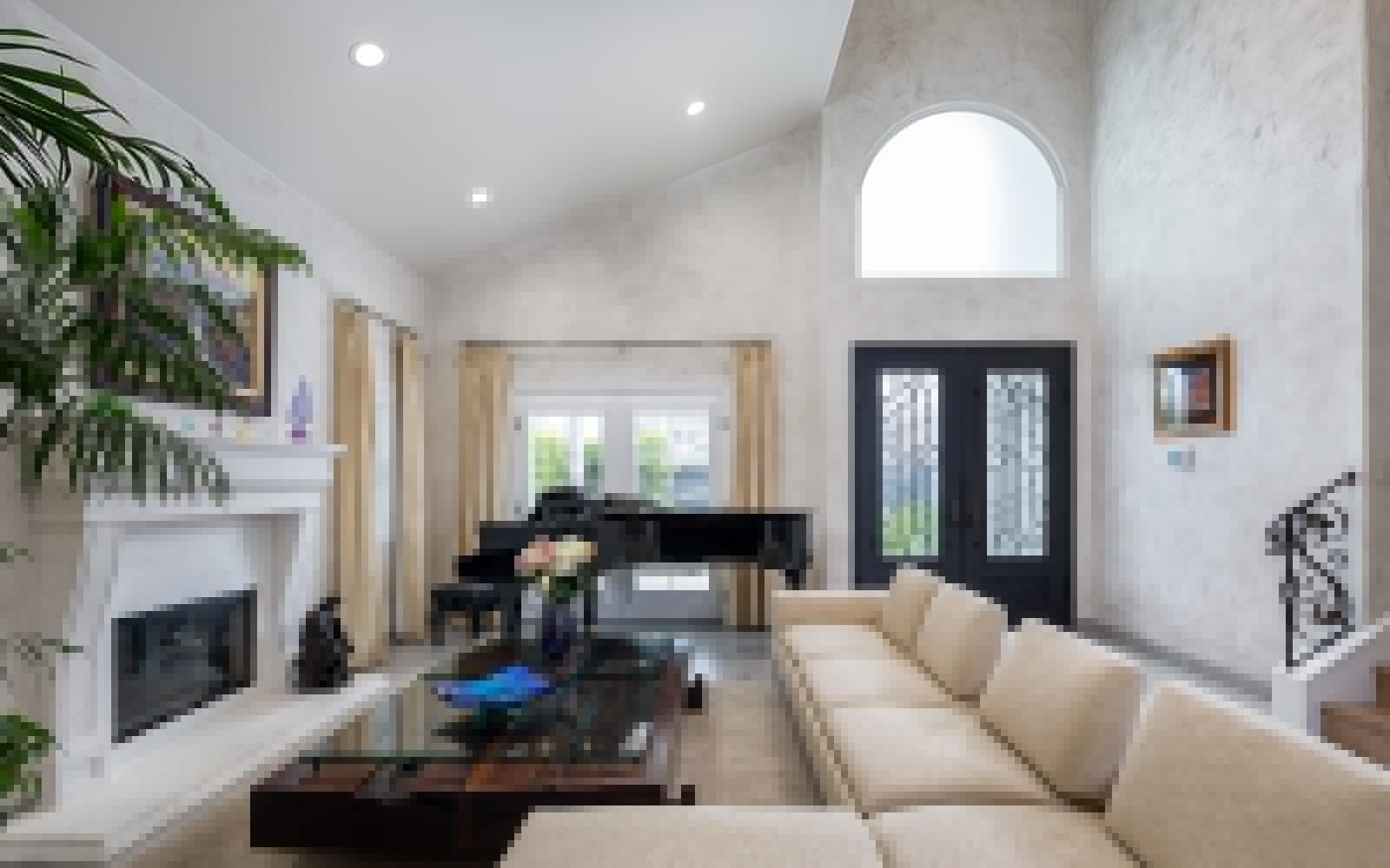 listing-img