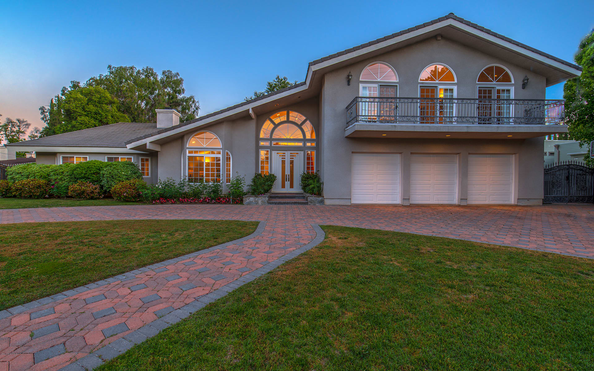 listing-img