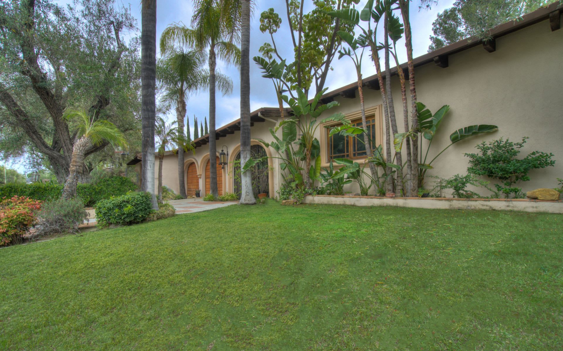 listing-img