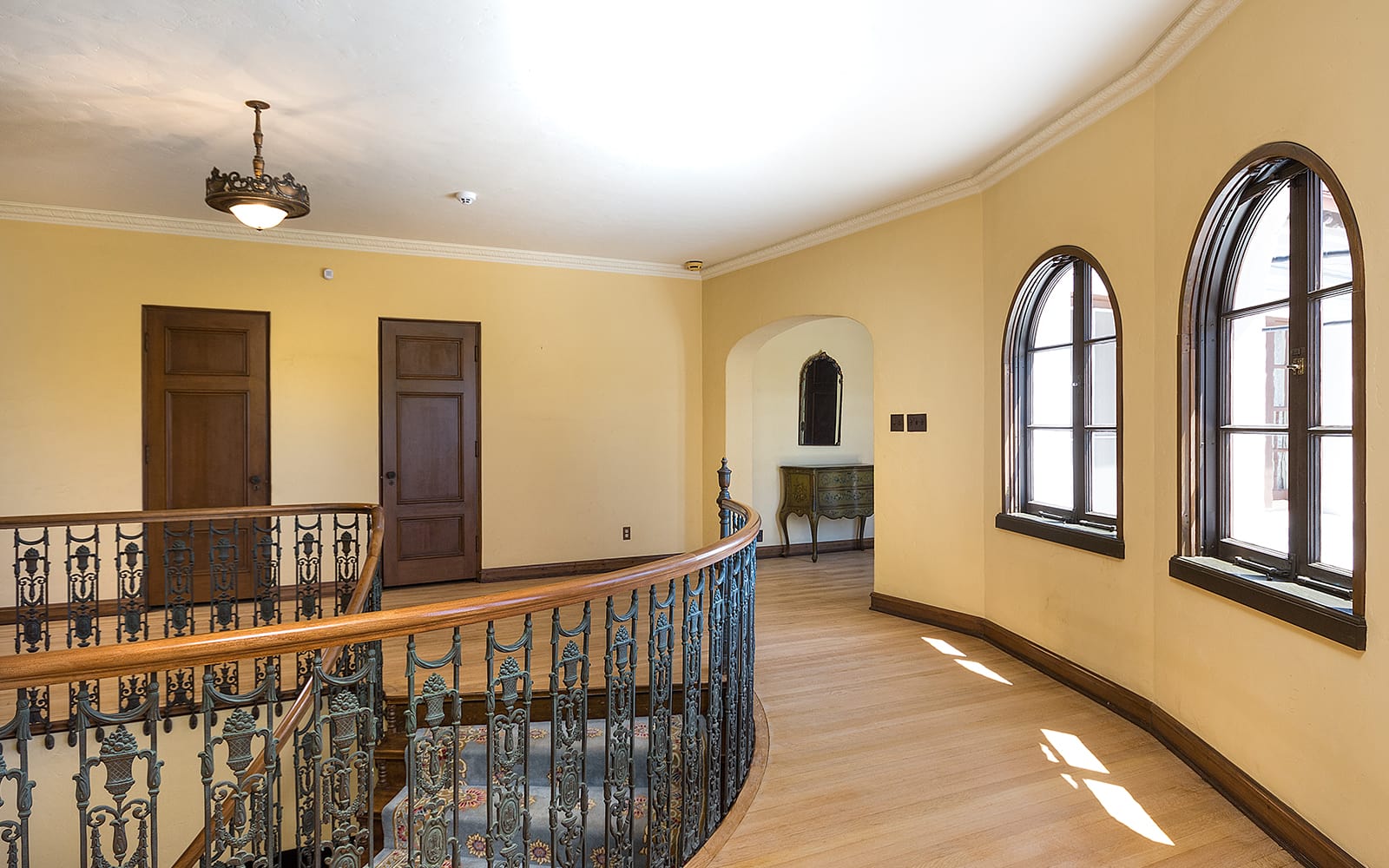 listing-img