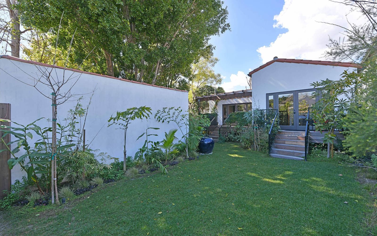 listing-img