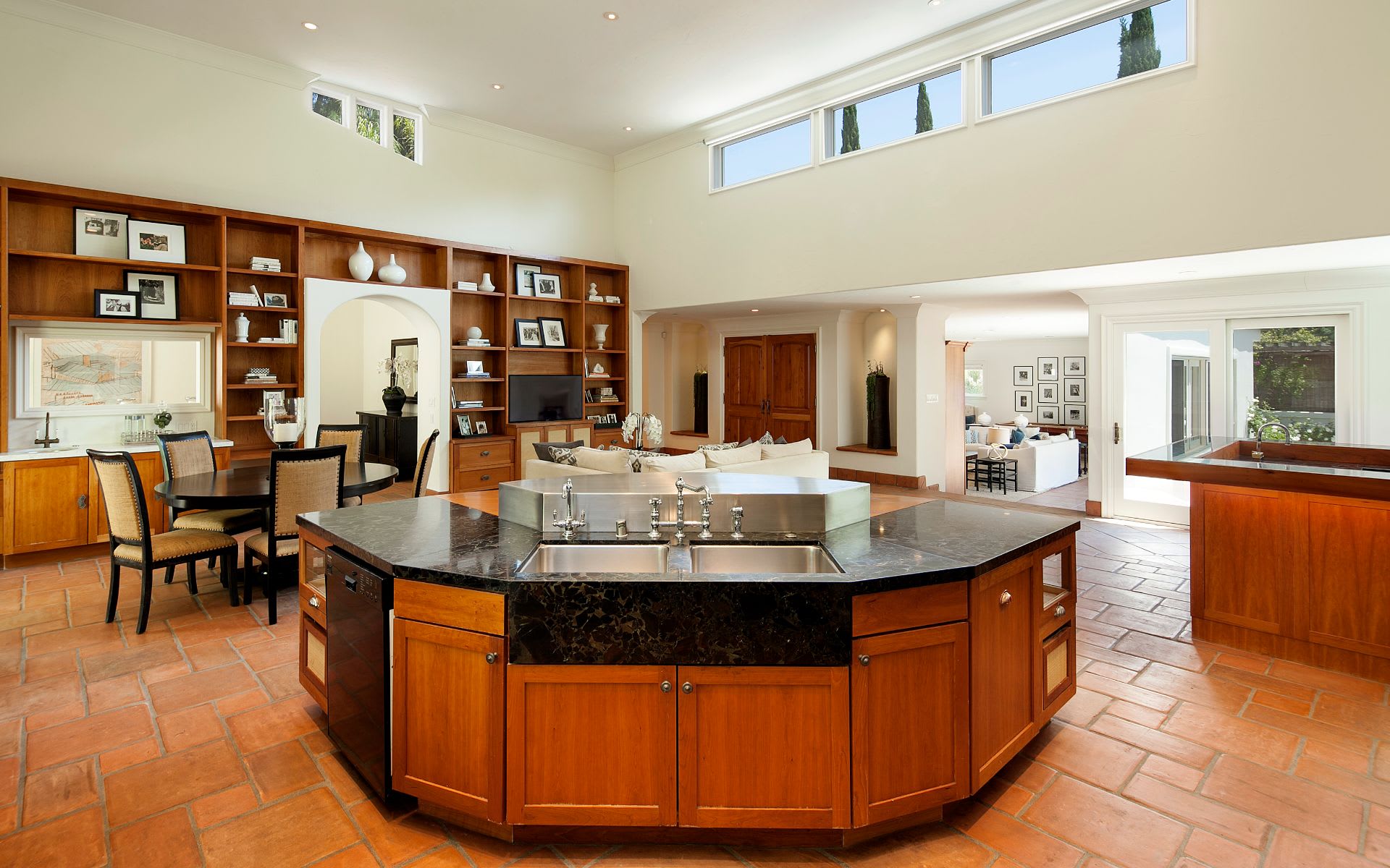 listing-img