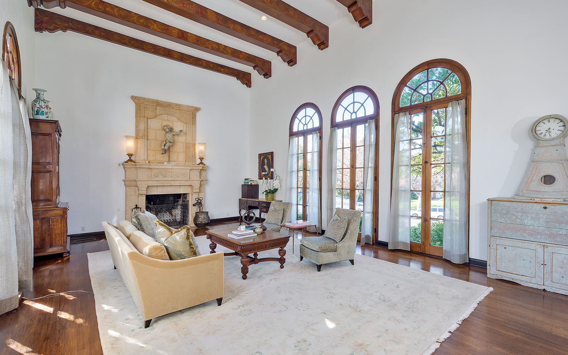 listing-img