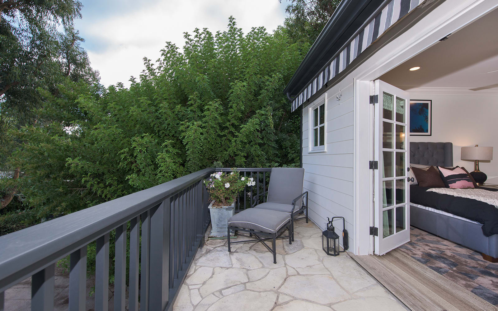 listing-img