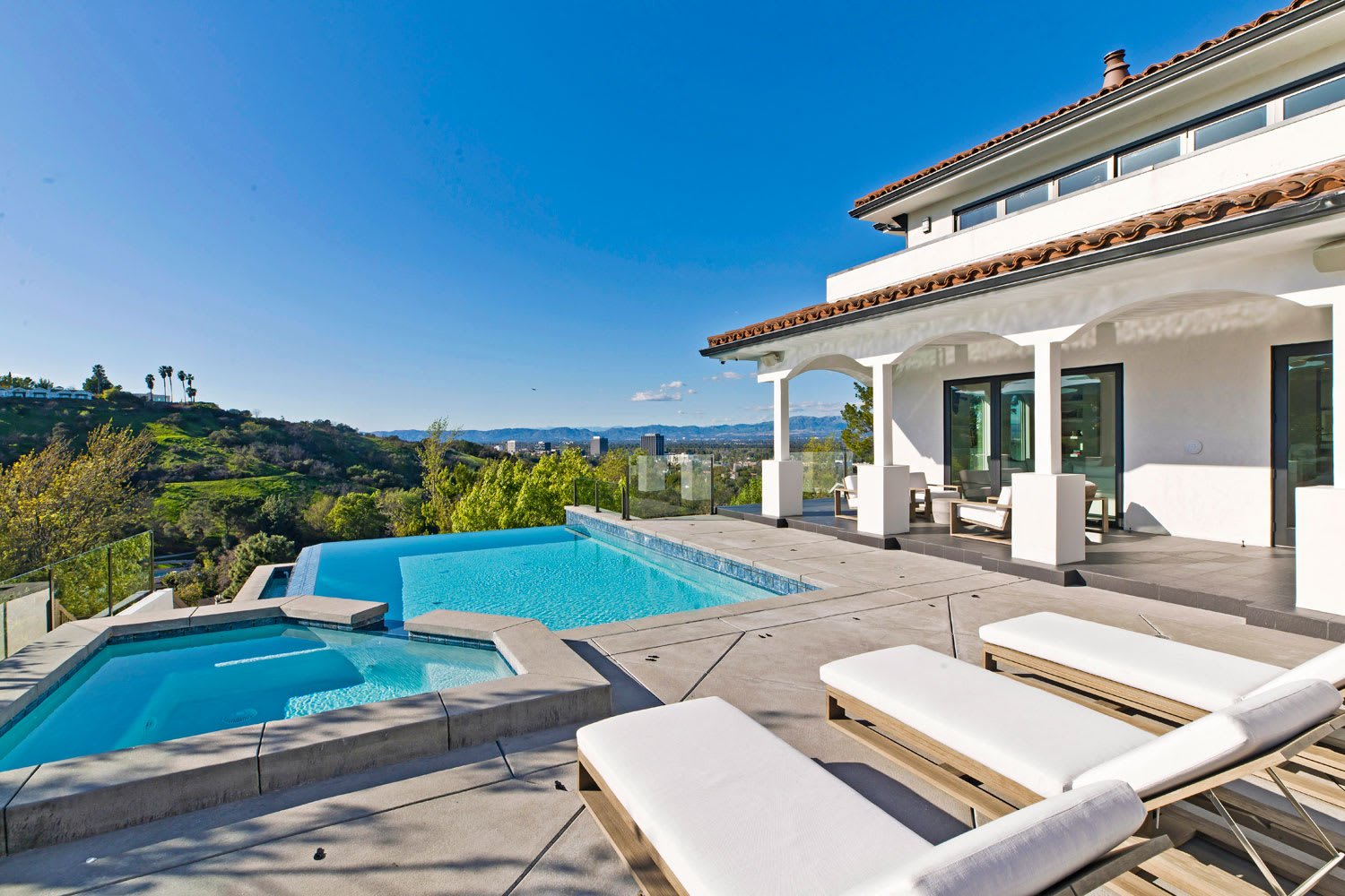 Dwyane Wade and Gabrielle Union Ask $6.2 Million for Los Angeles Home