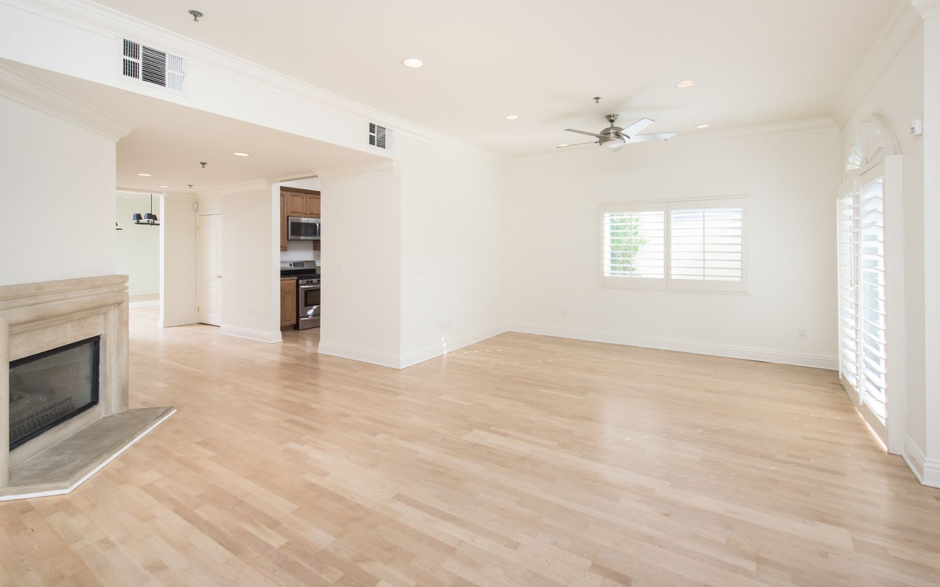 listing-img