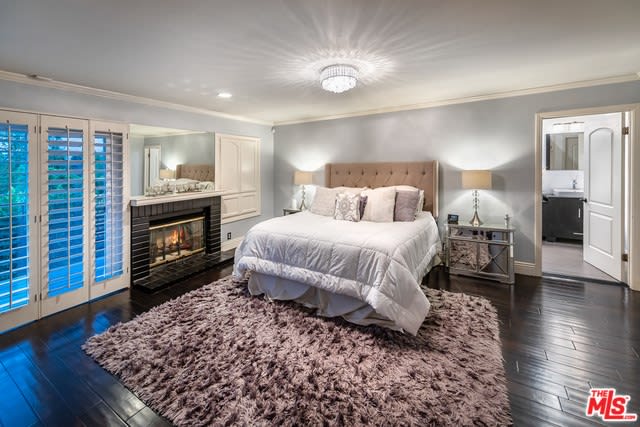 listing-img