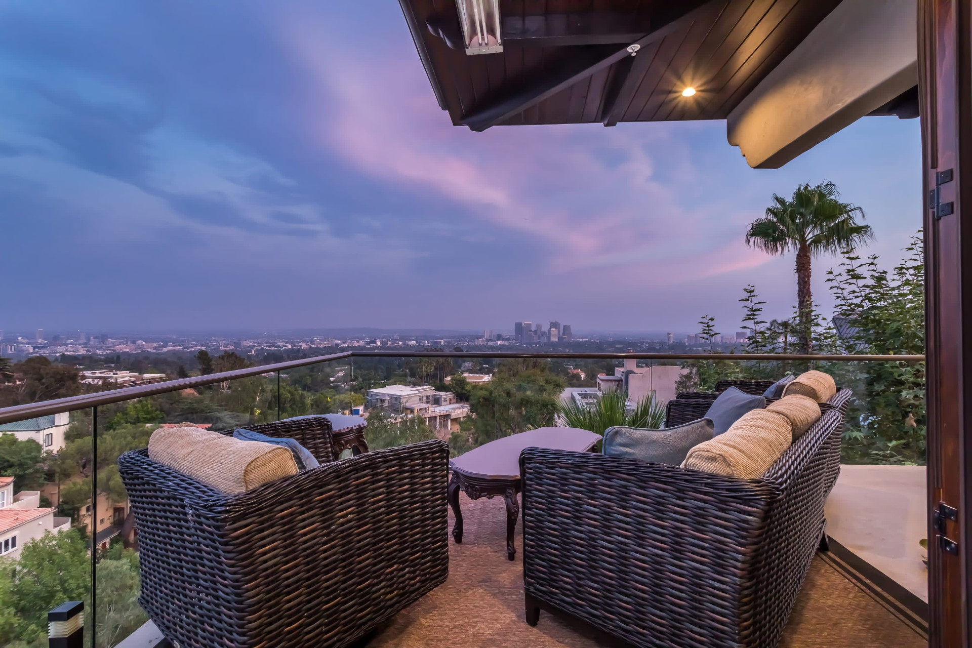 listing-img