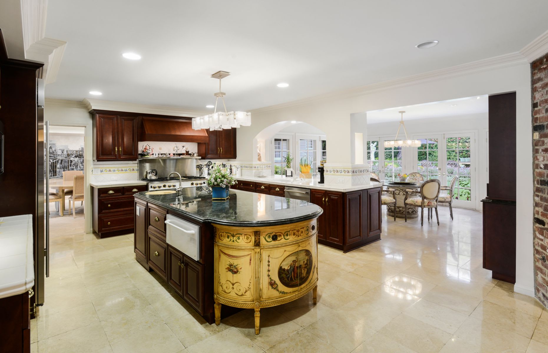 listing-img