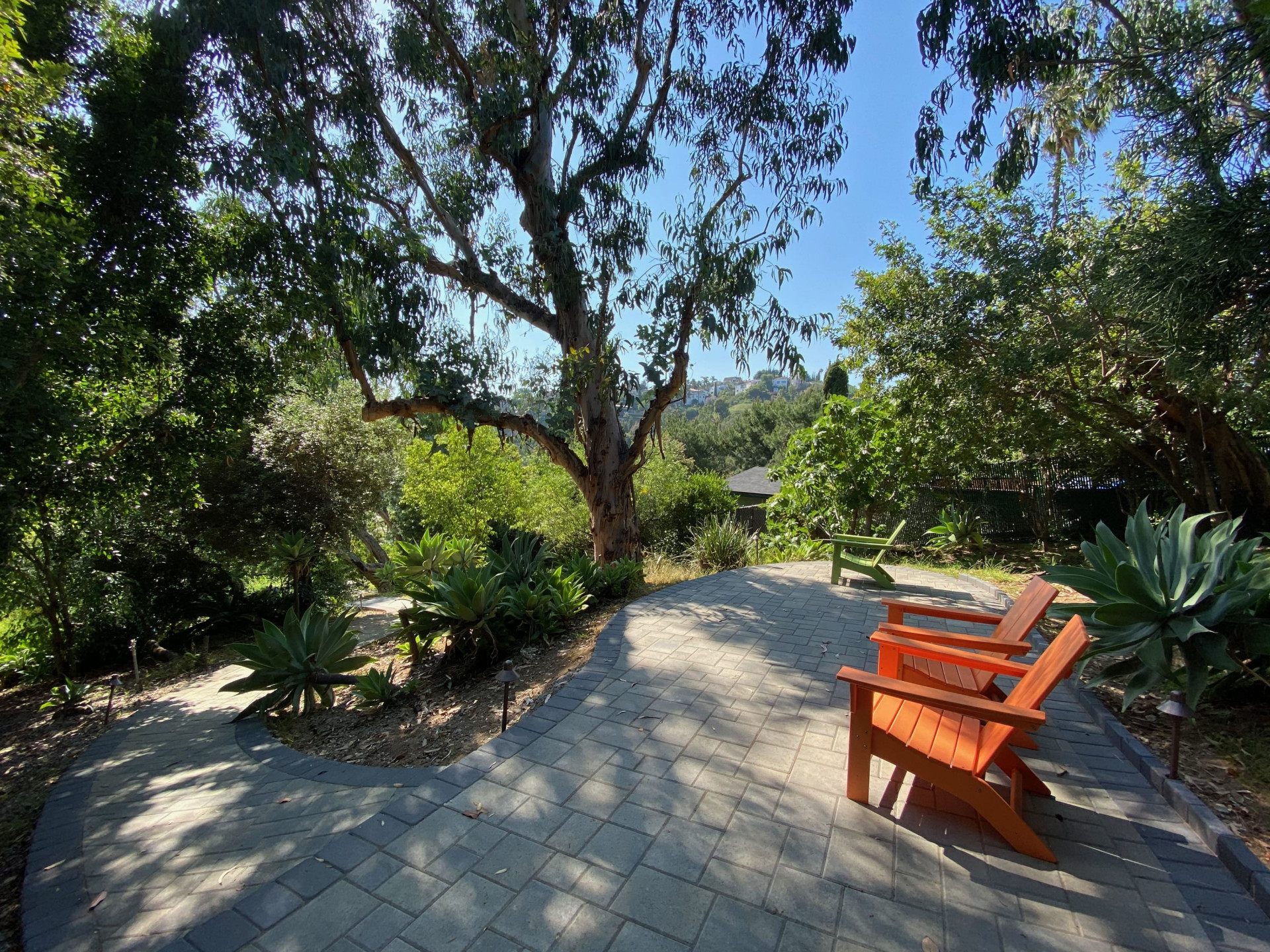 listing-img
