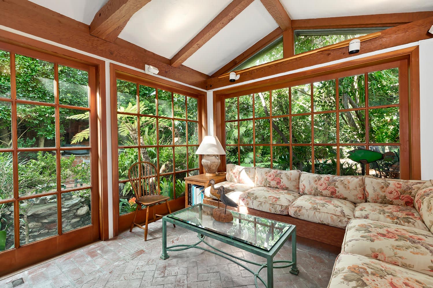 listing-img