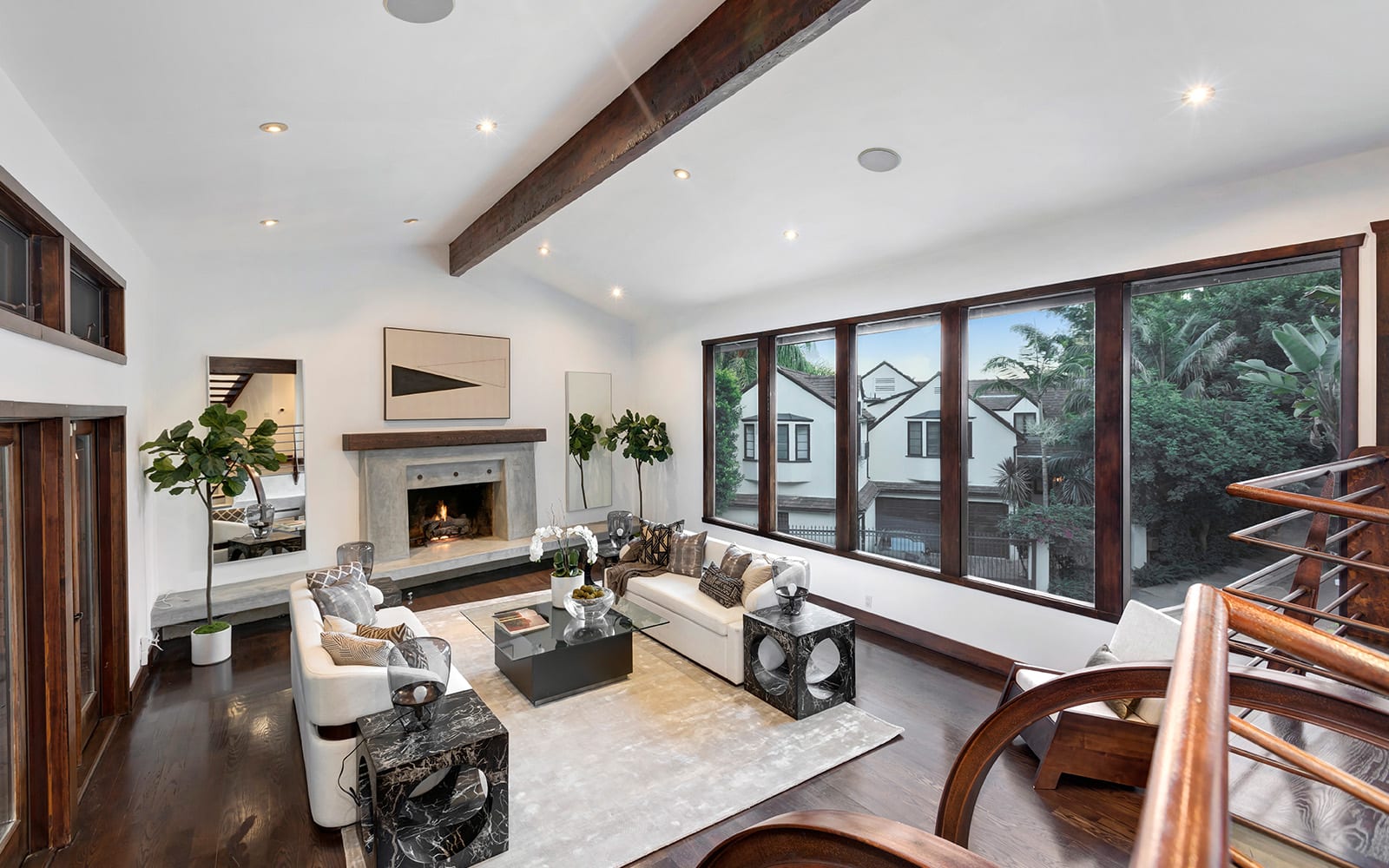 listing-img