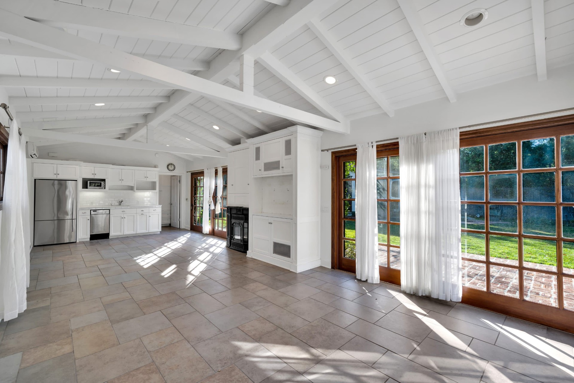 listing-img