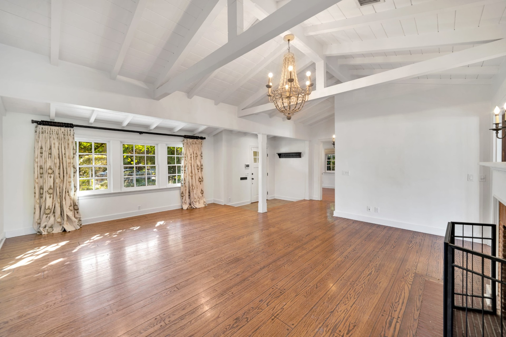 listing-img