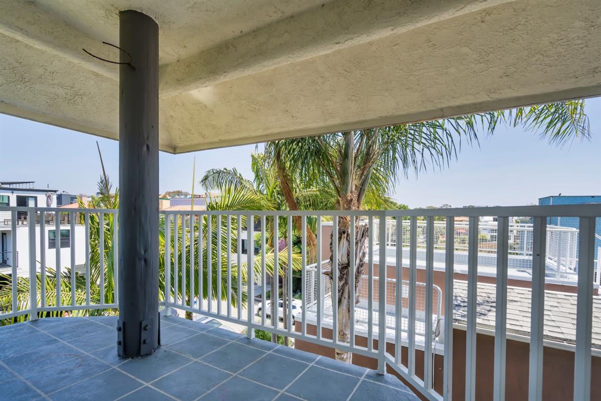 listing-img