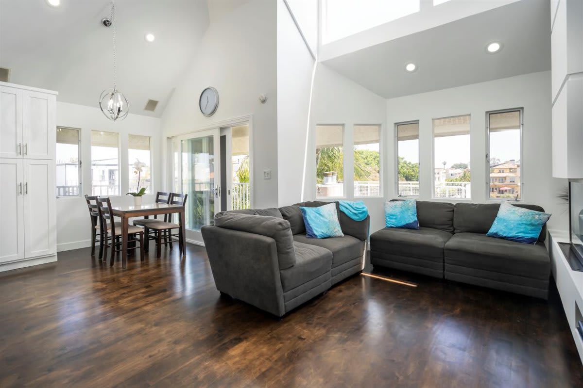 listing-img