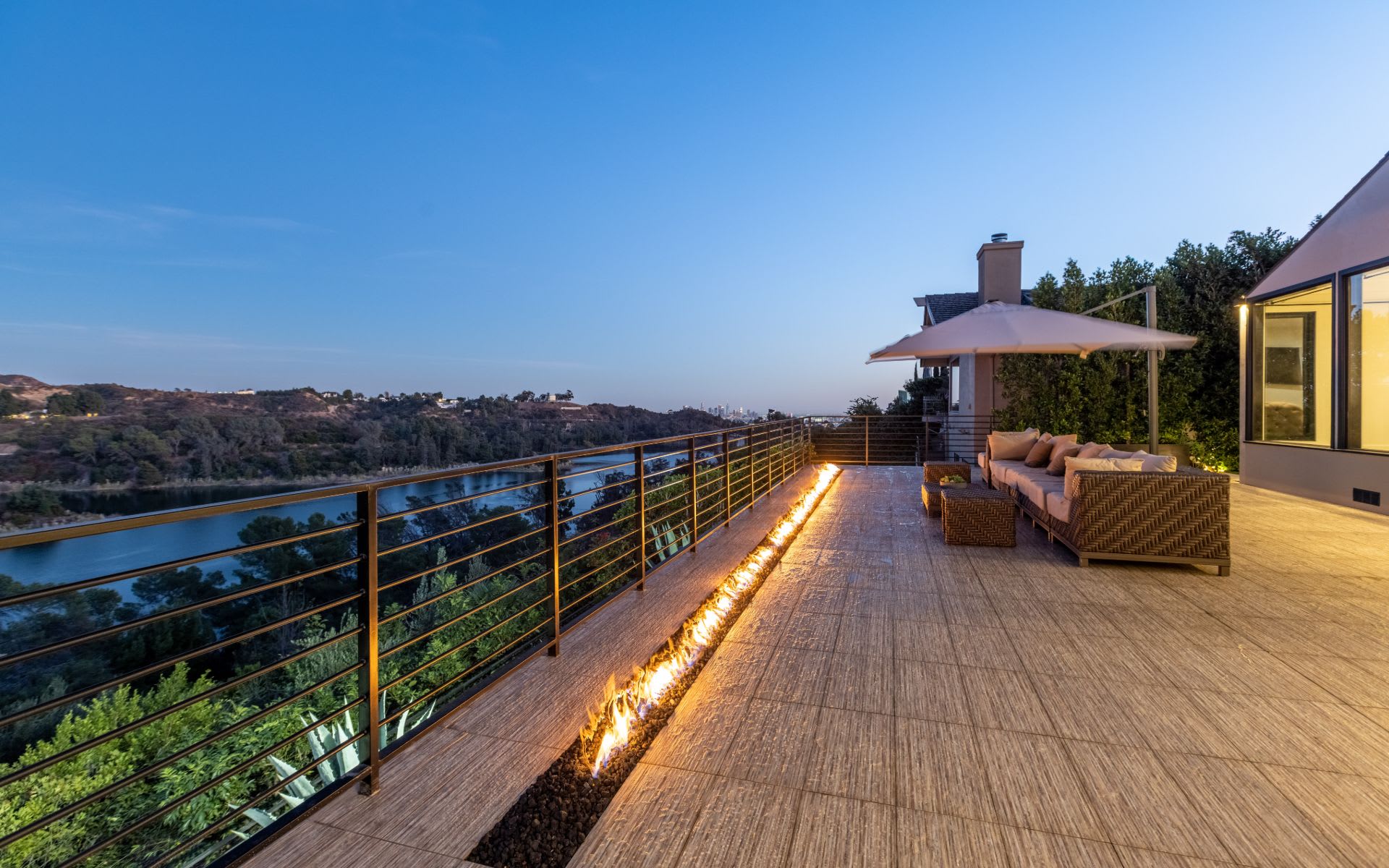 listing-img