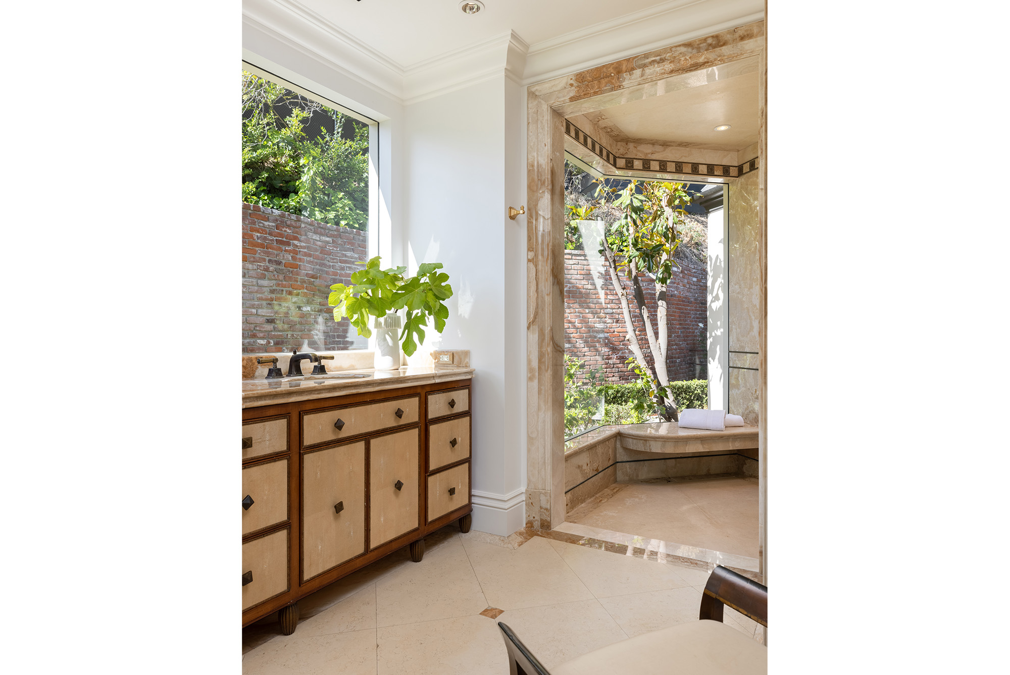 listing-img