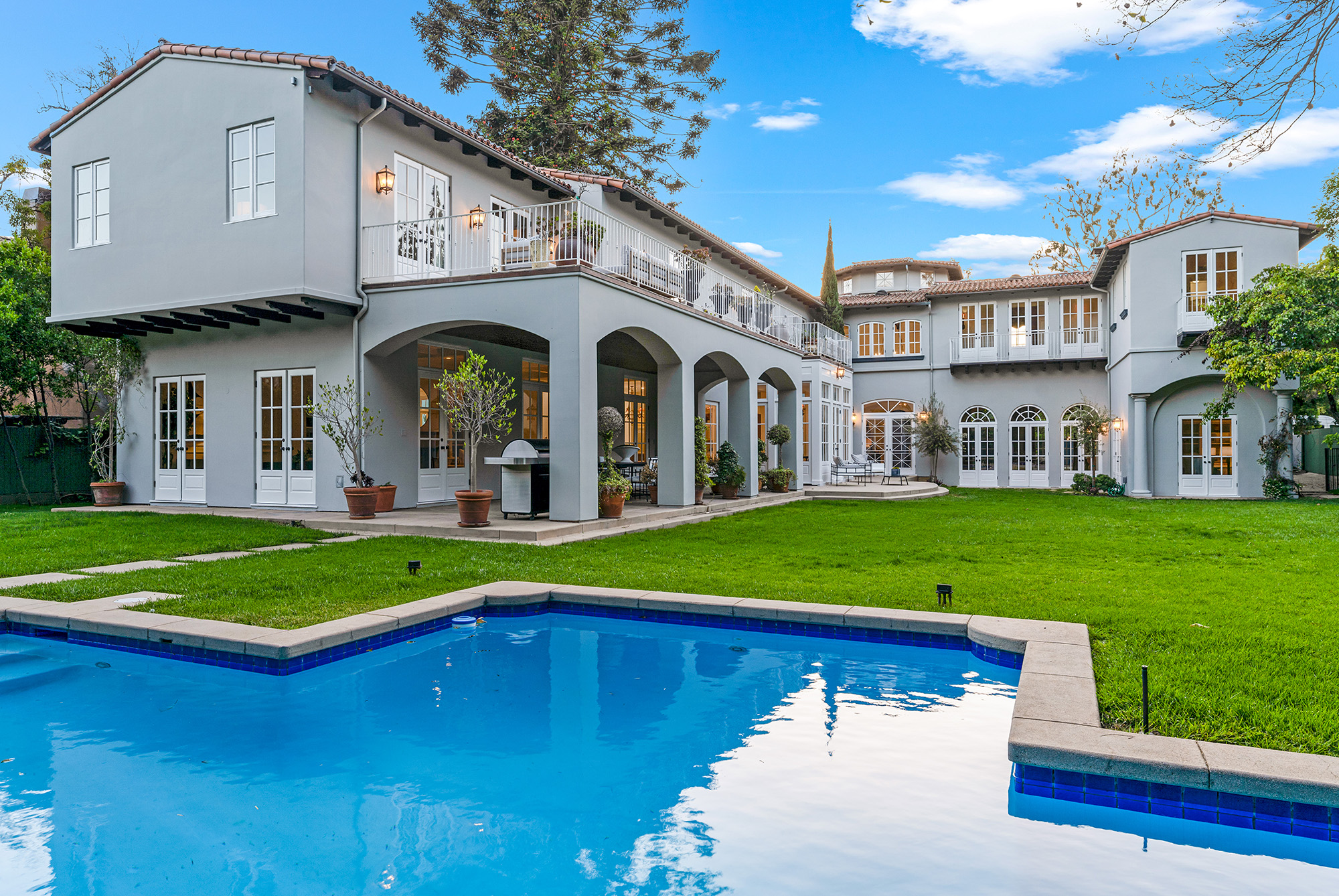 listing-img