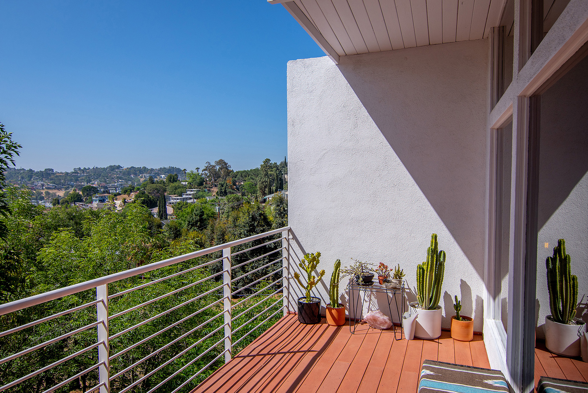 listing-img