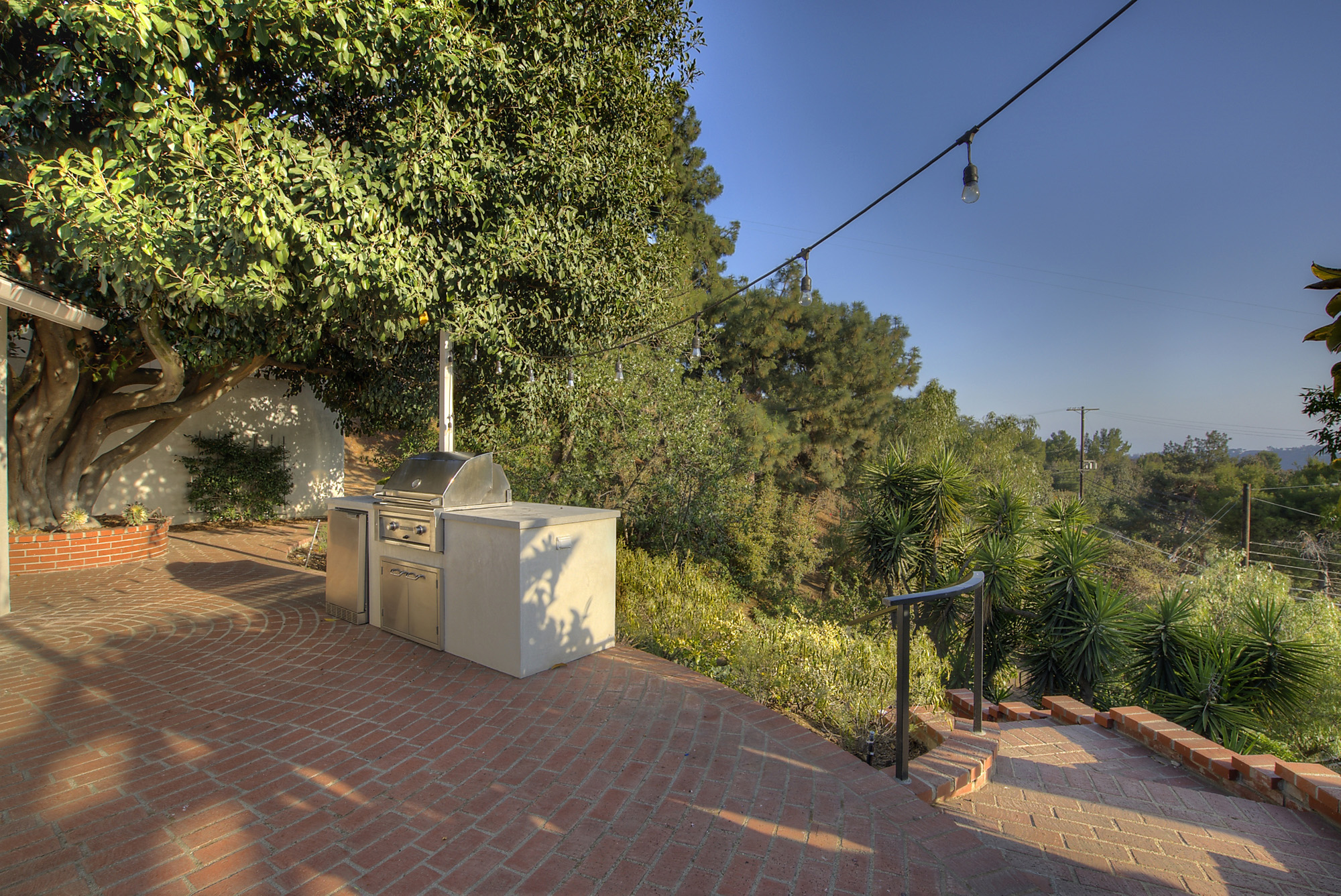 listing-img