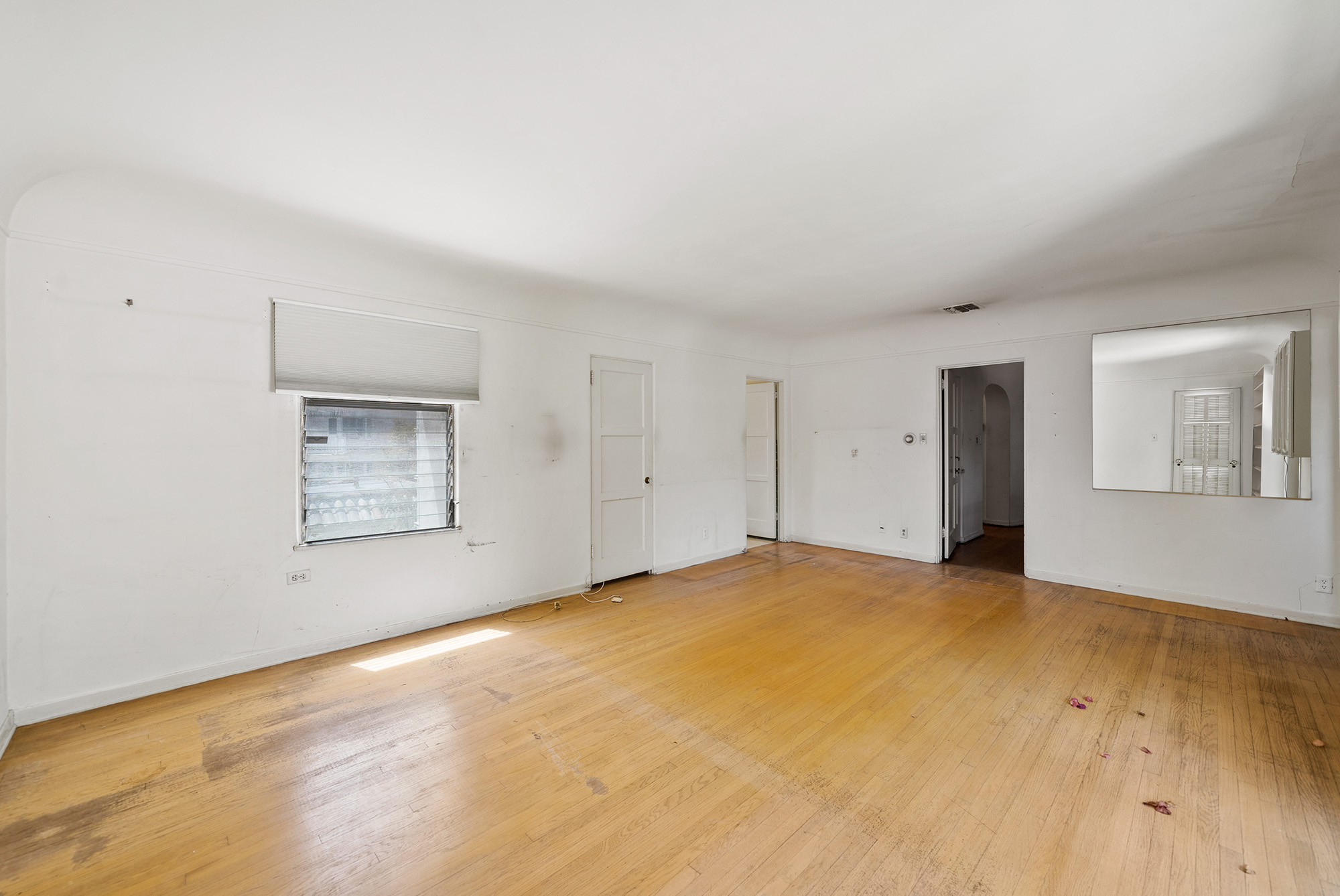 listing-img