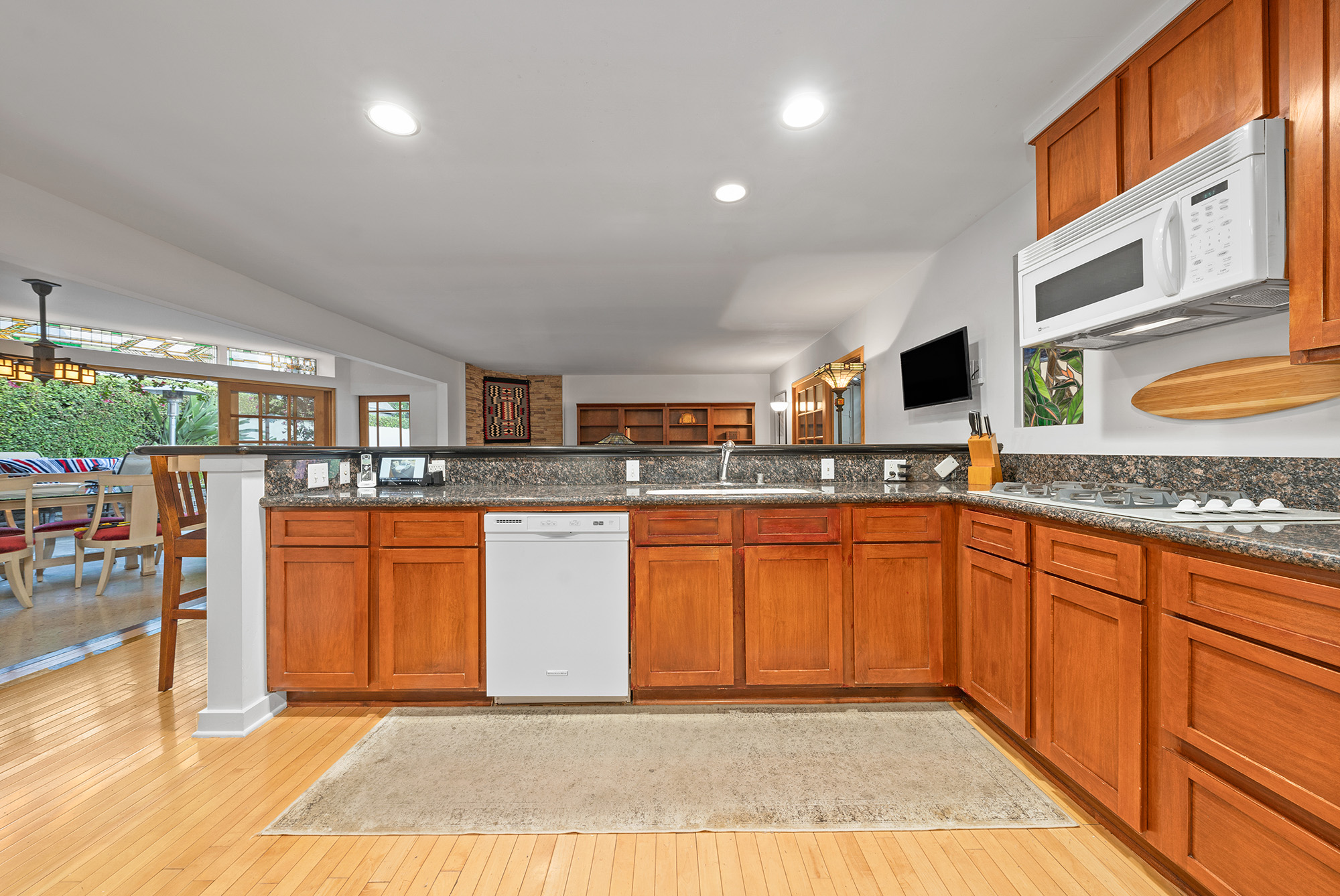 listing-img