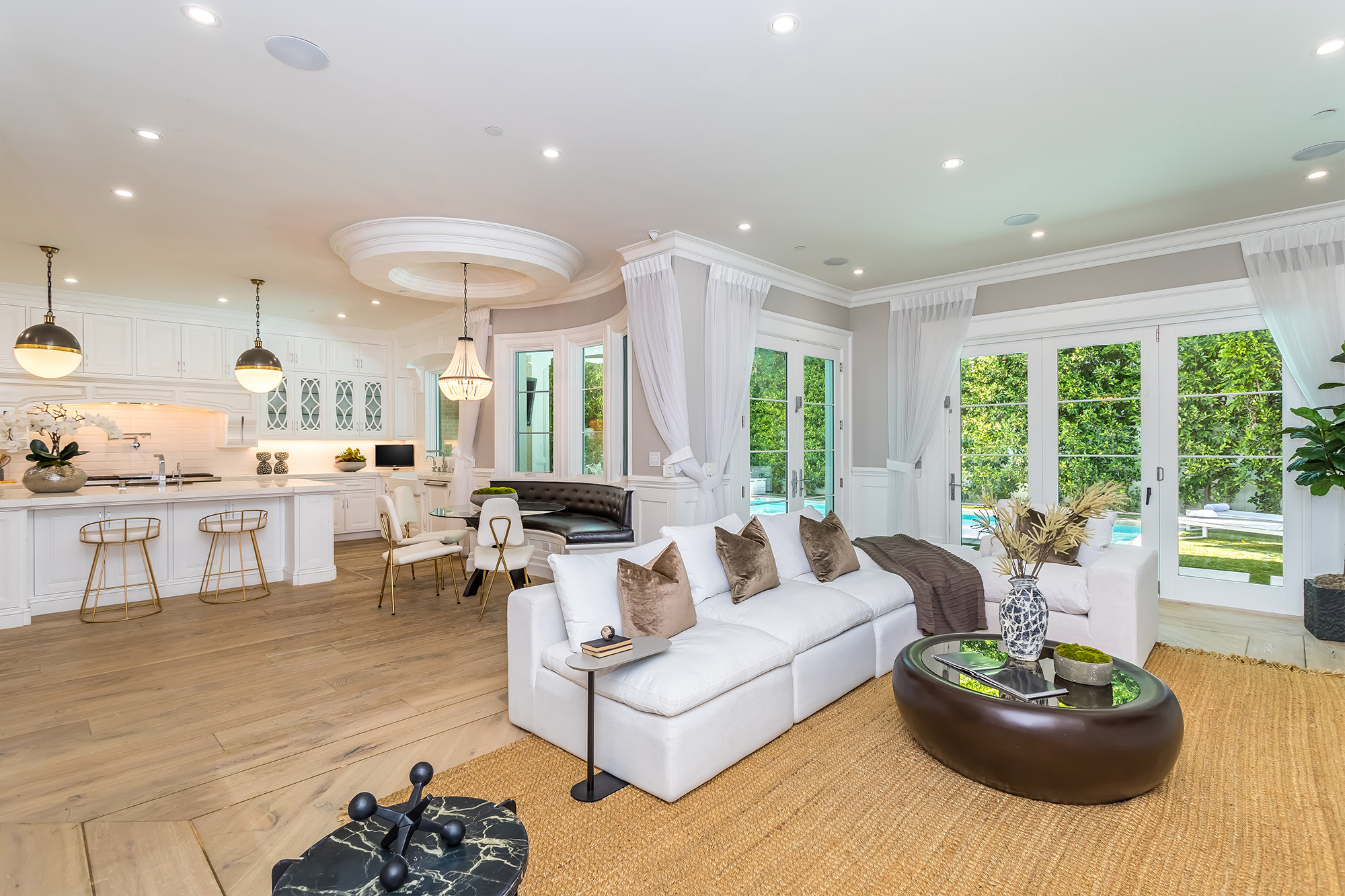 listing-img