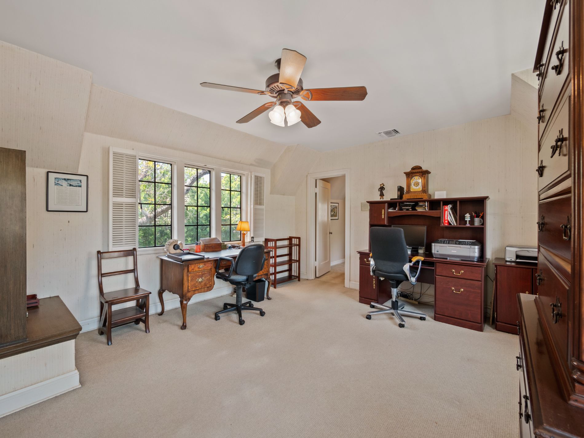 listing-img