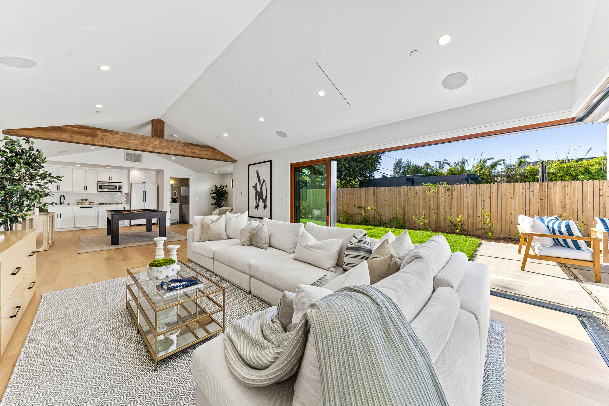 listing-img