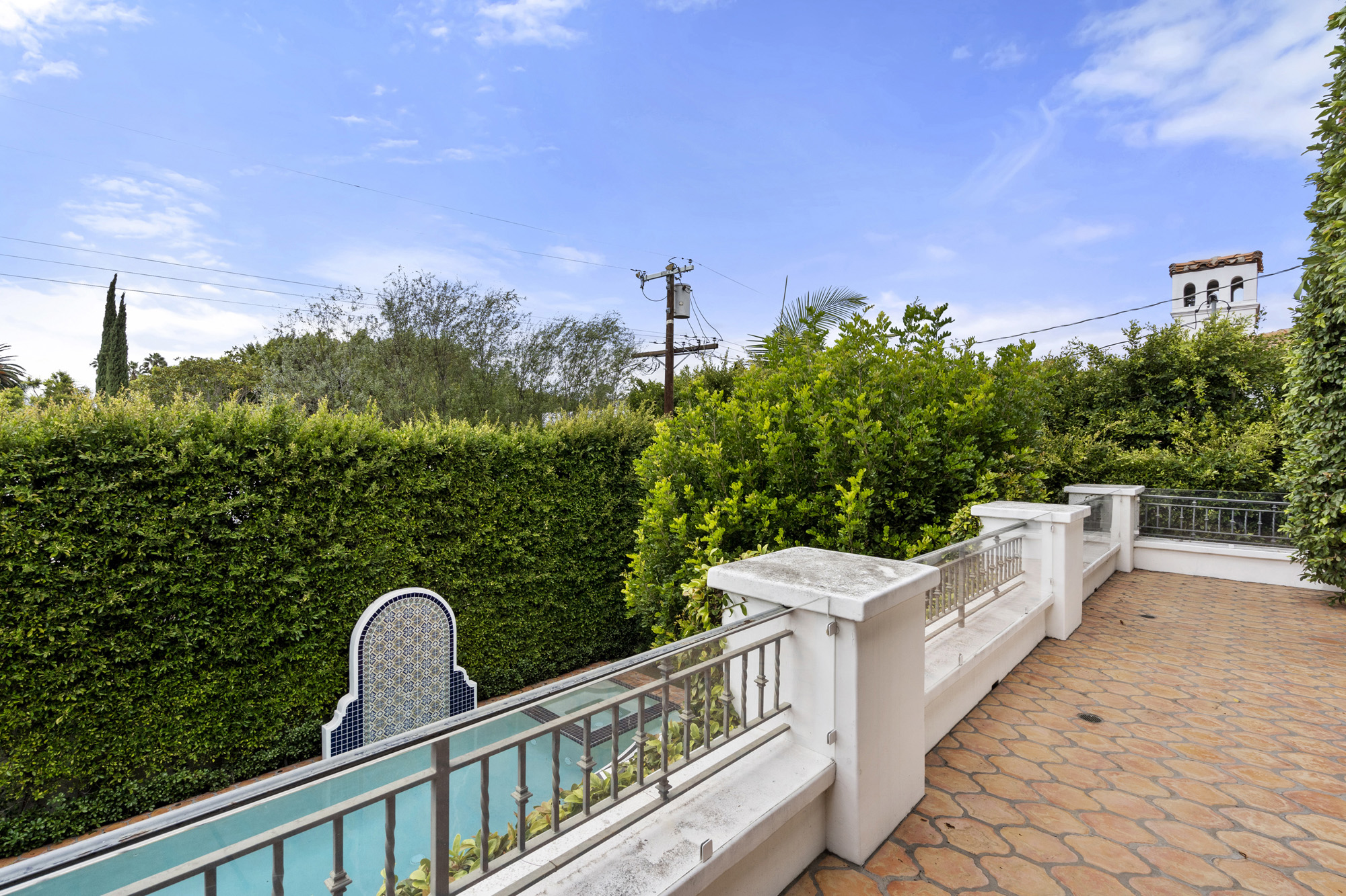 listing-img