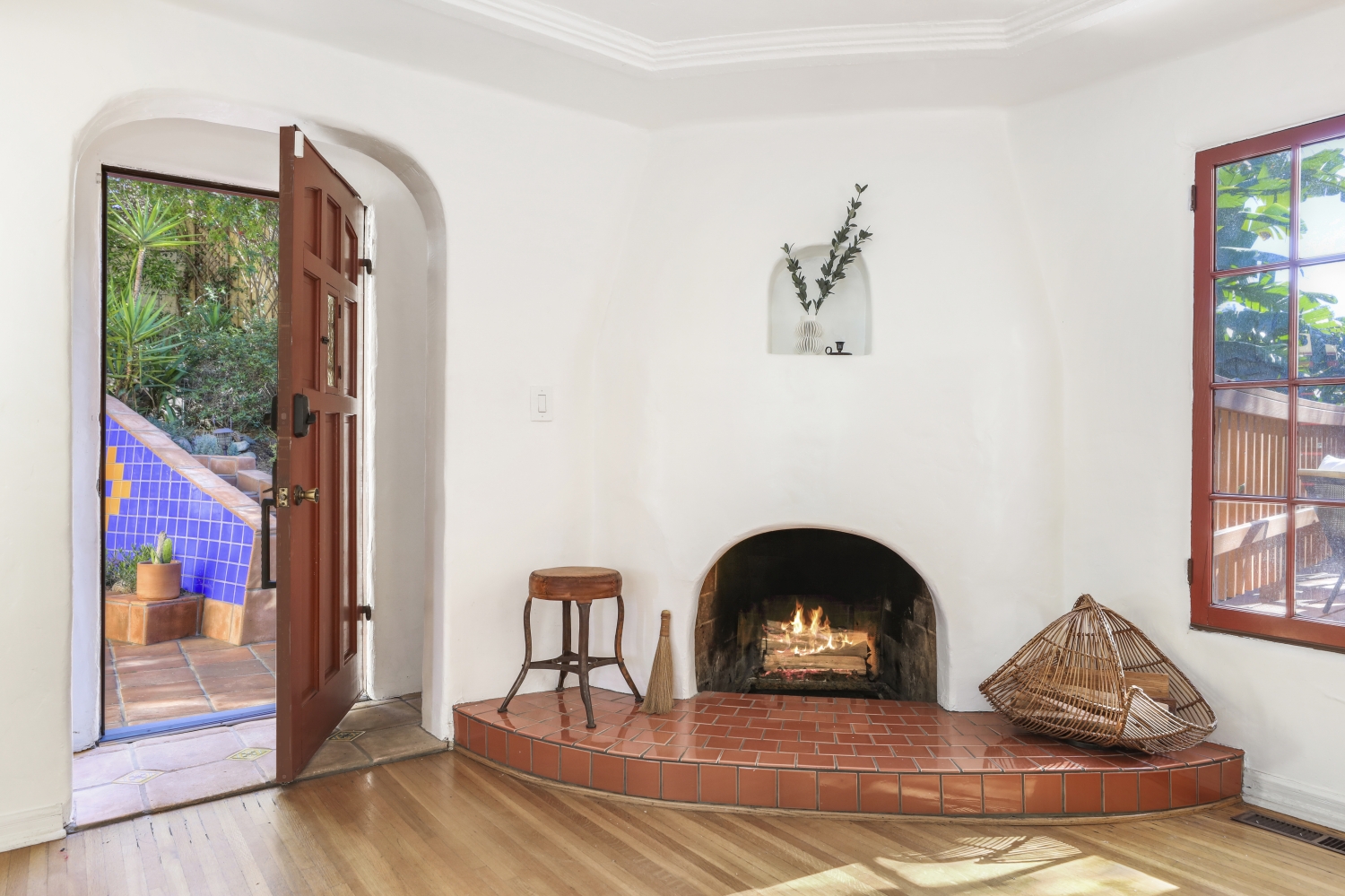 listing-img