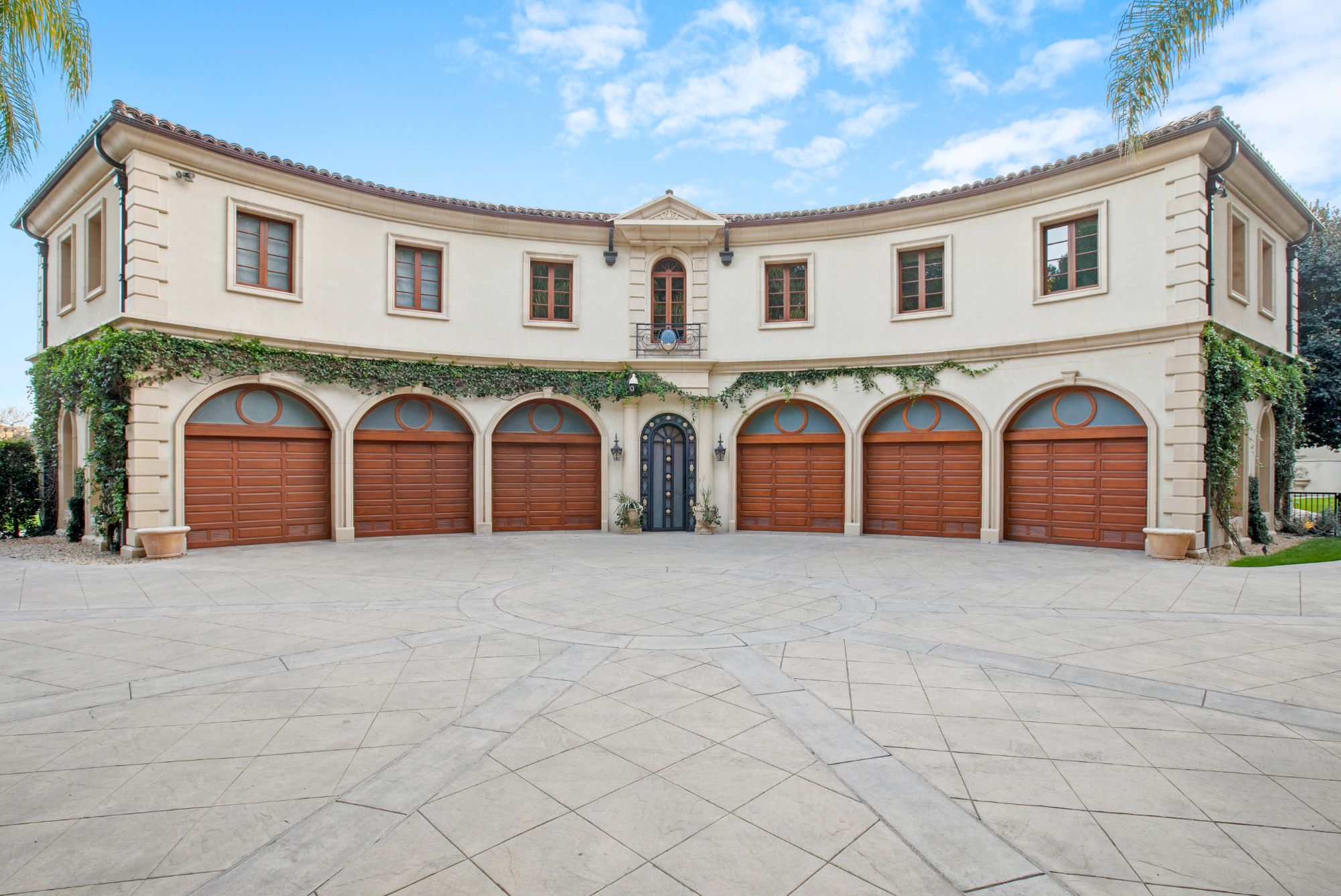 listing-img