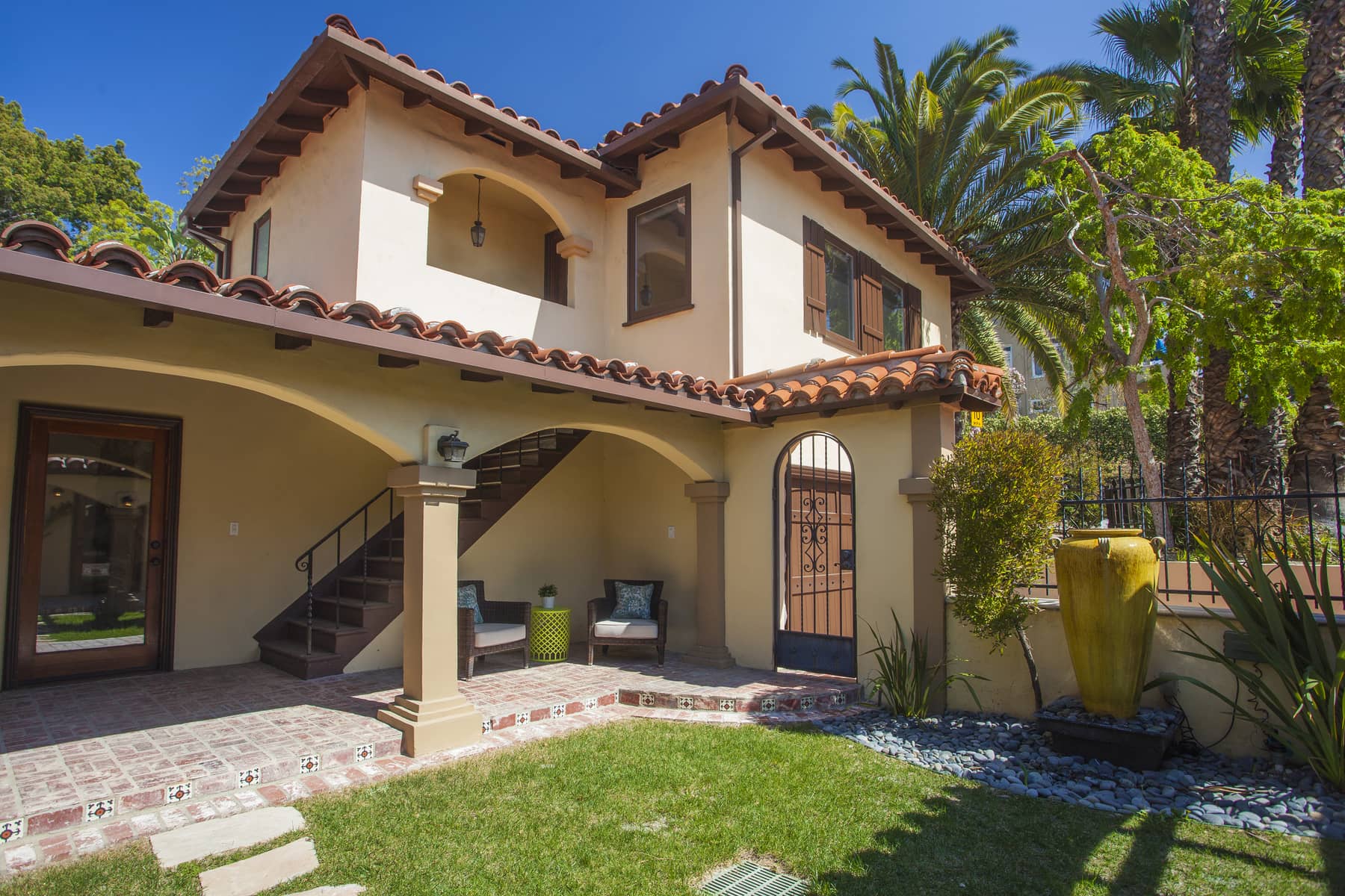 listing-img