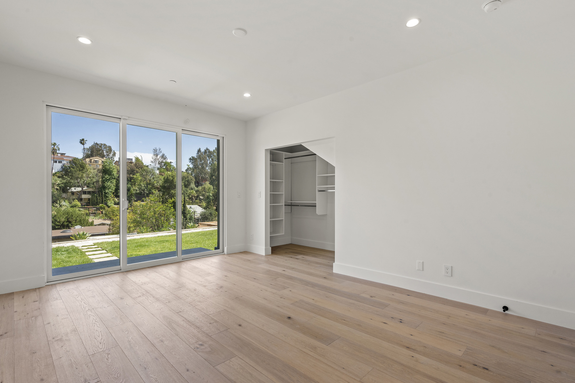 listing-img