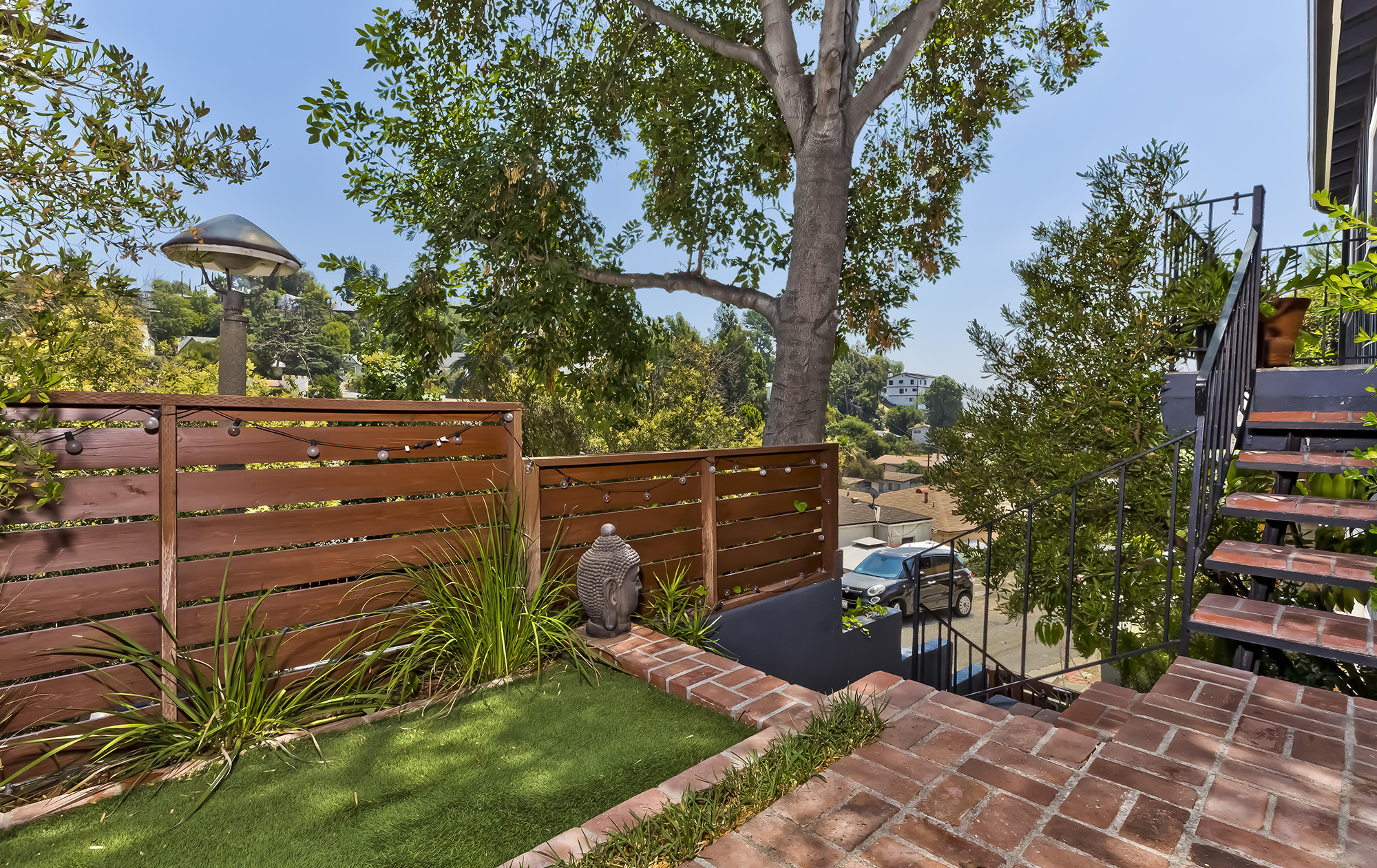 listing-img