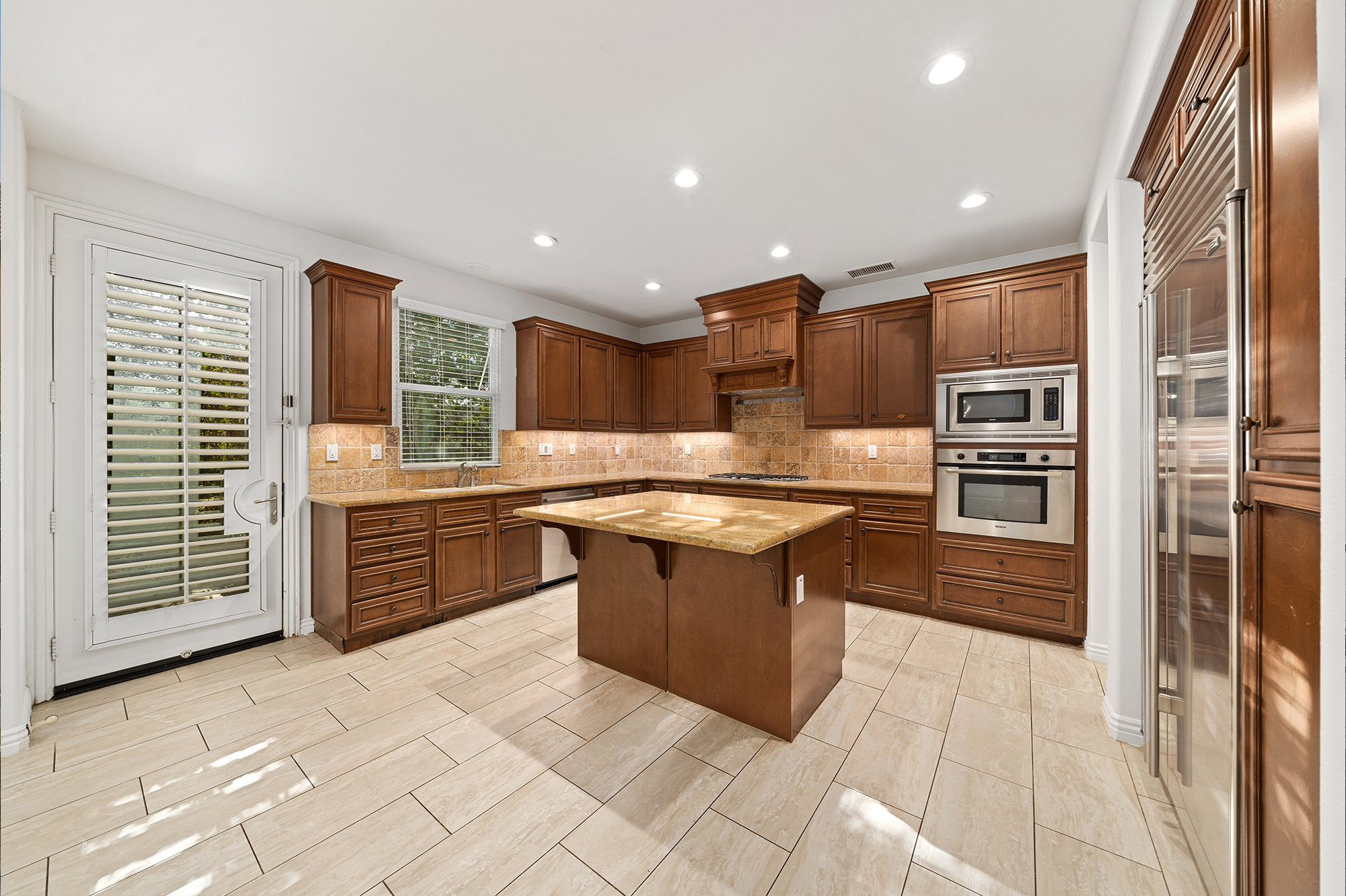 listing-img