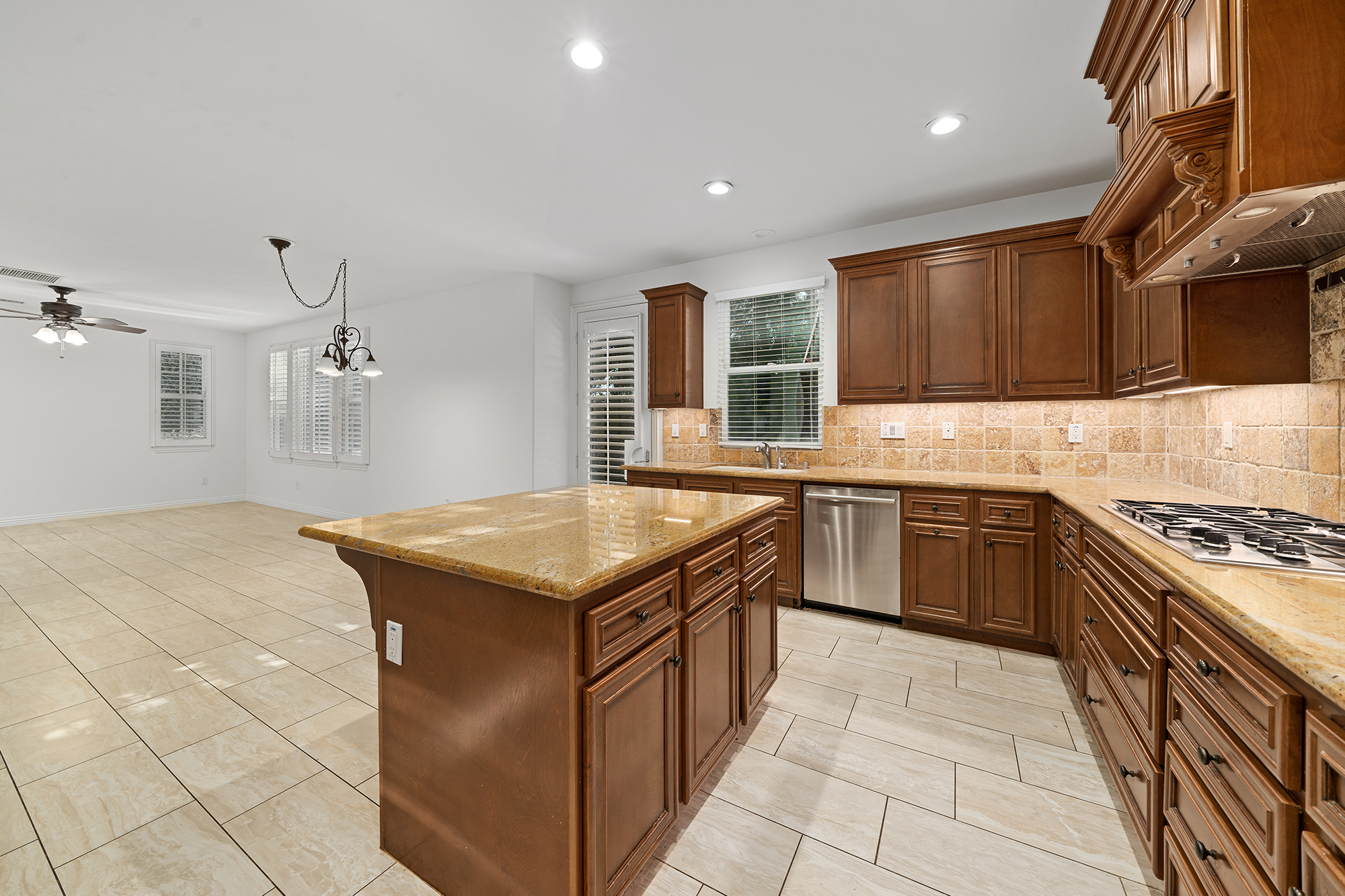 listing-img