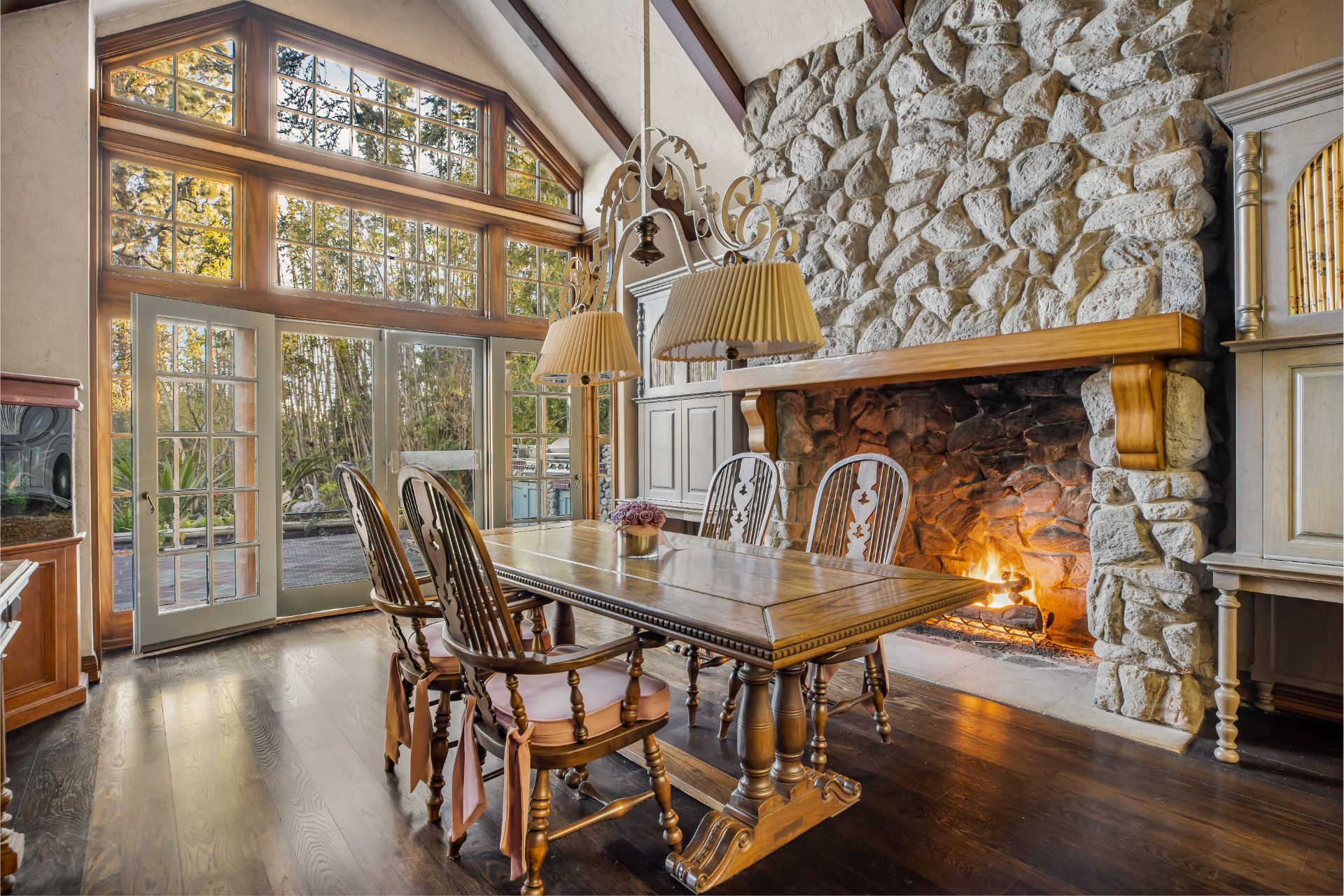listing-img